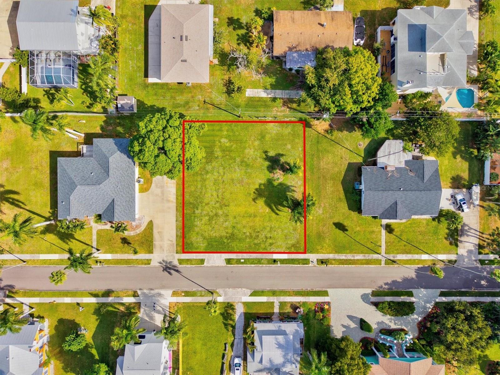 BAYVIEW GROVE - Land
