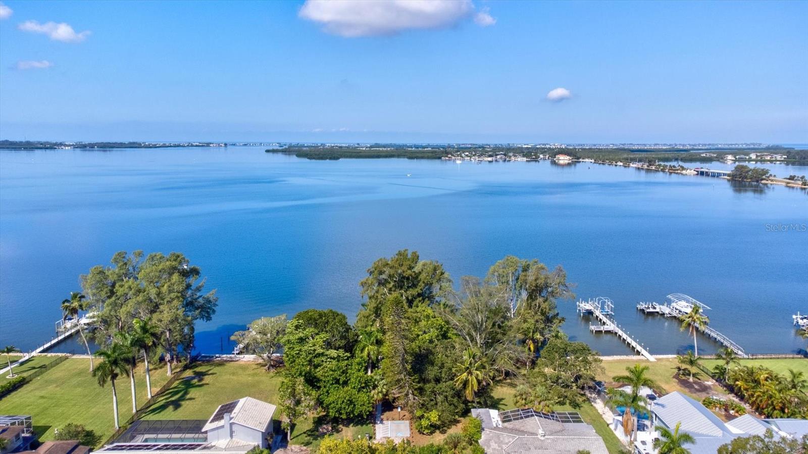 BAYVIEW GROVE - Land