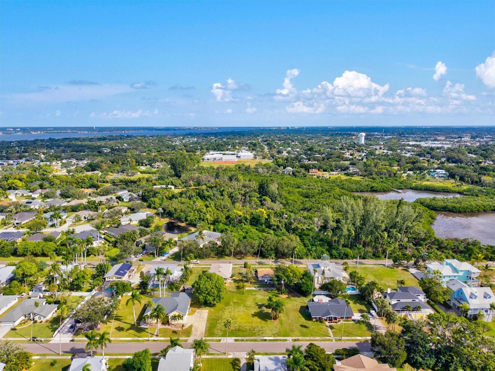 BAYVIEW GROVE - Land