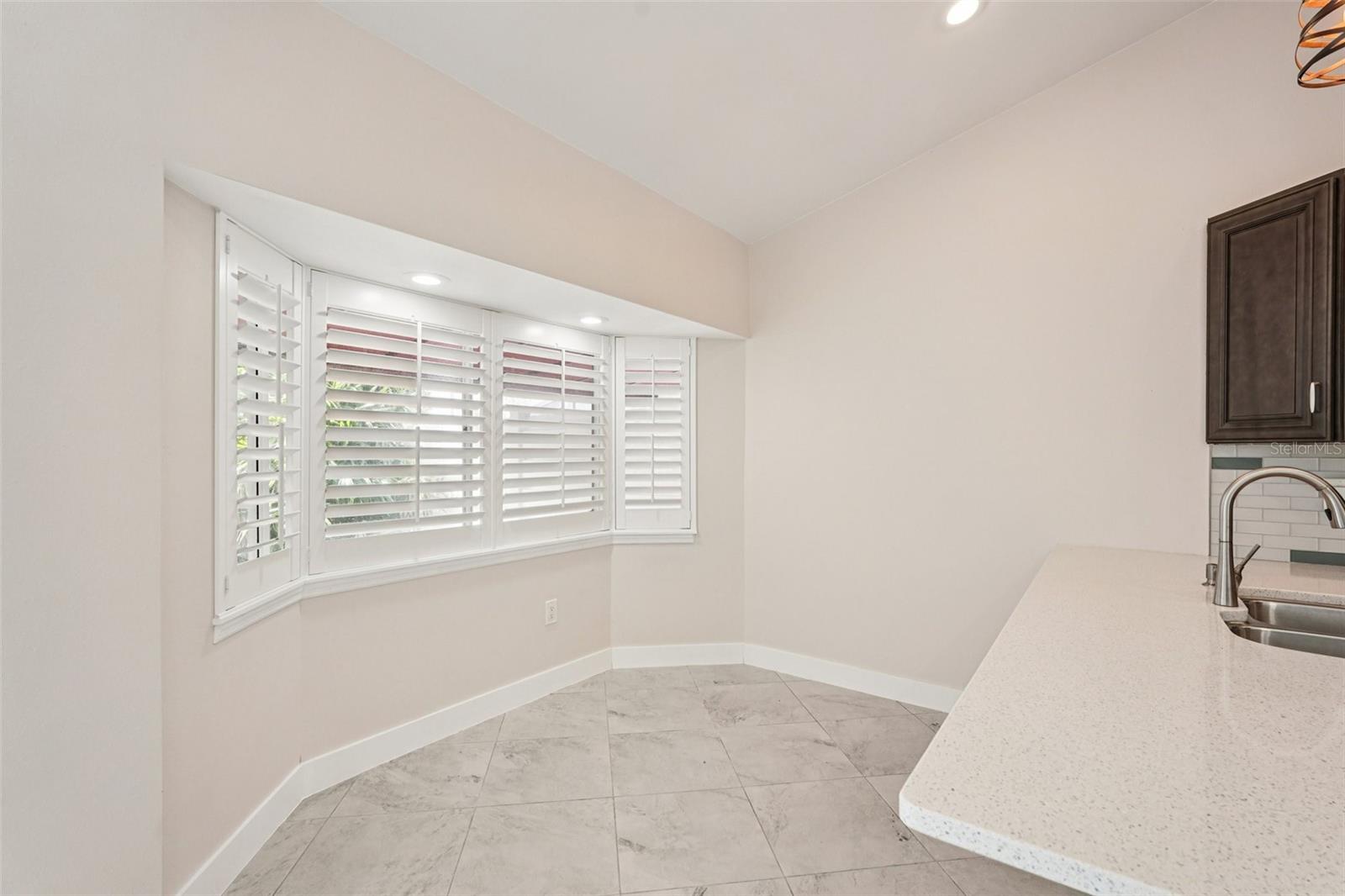 PALM COURT - Residential