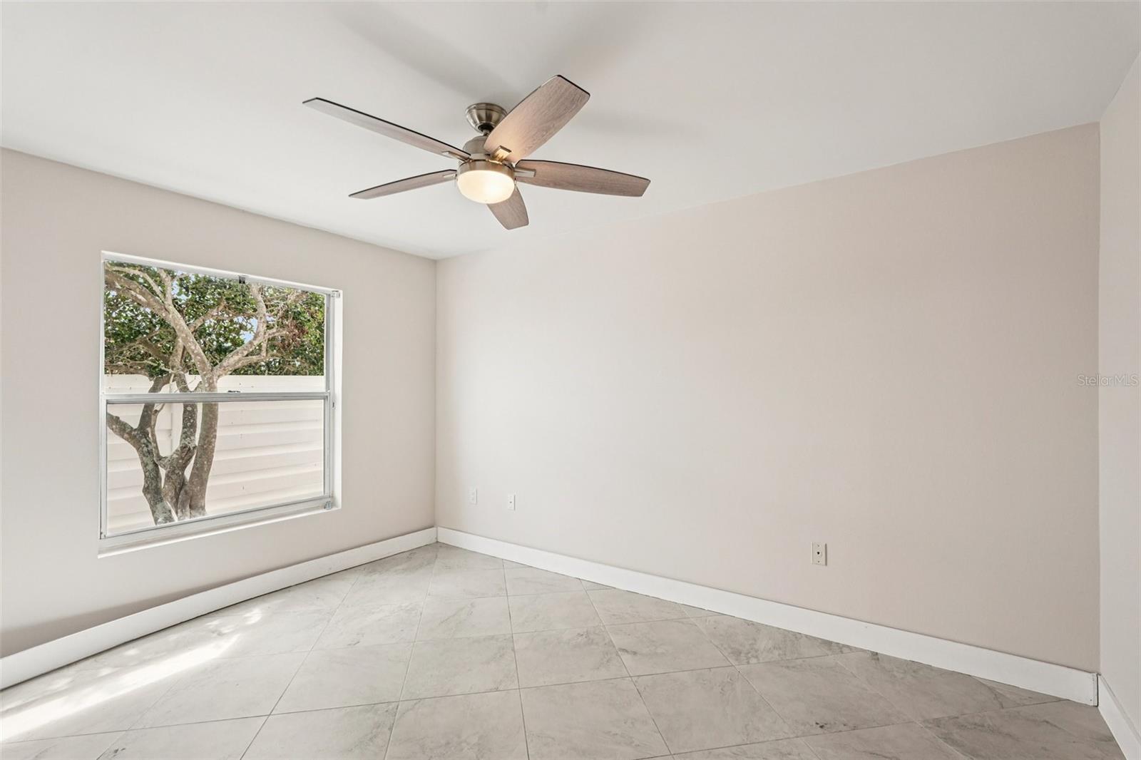 PALM COURT - Residential