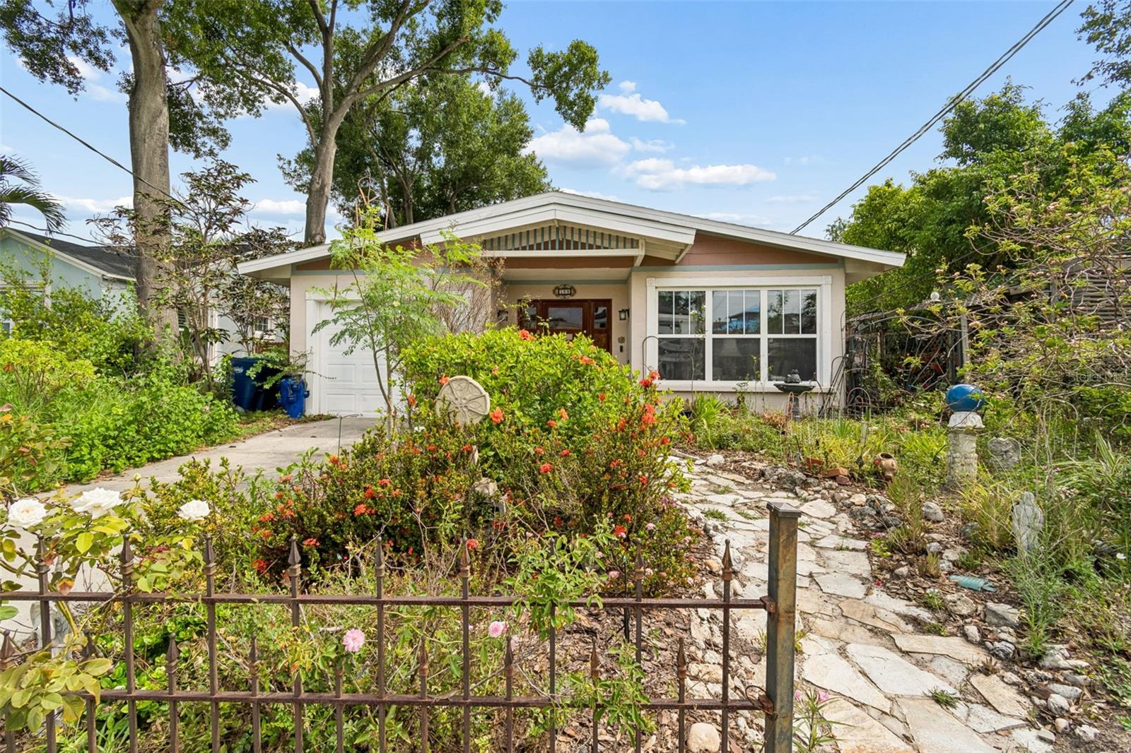 DAVIS ISLANDS PB10 PG52 TO 57 - Residential