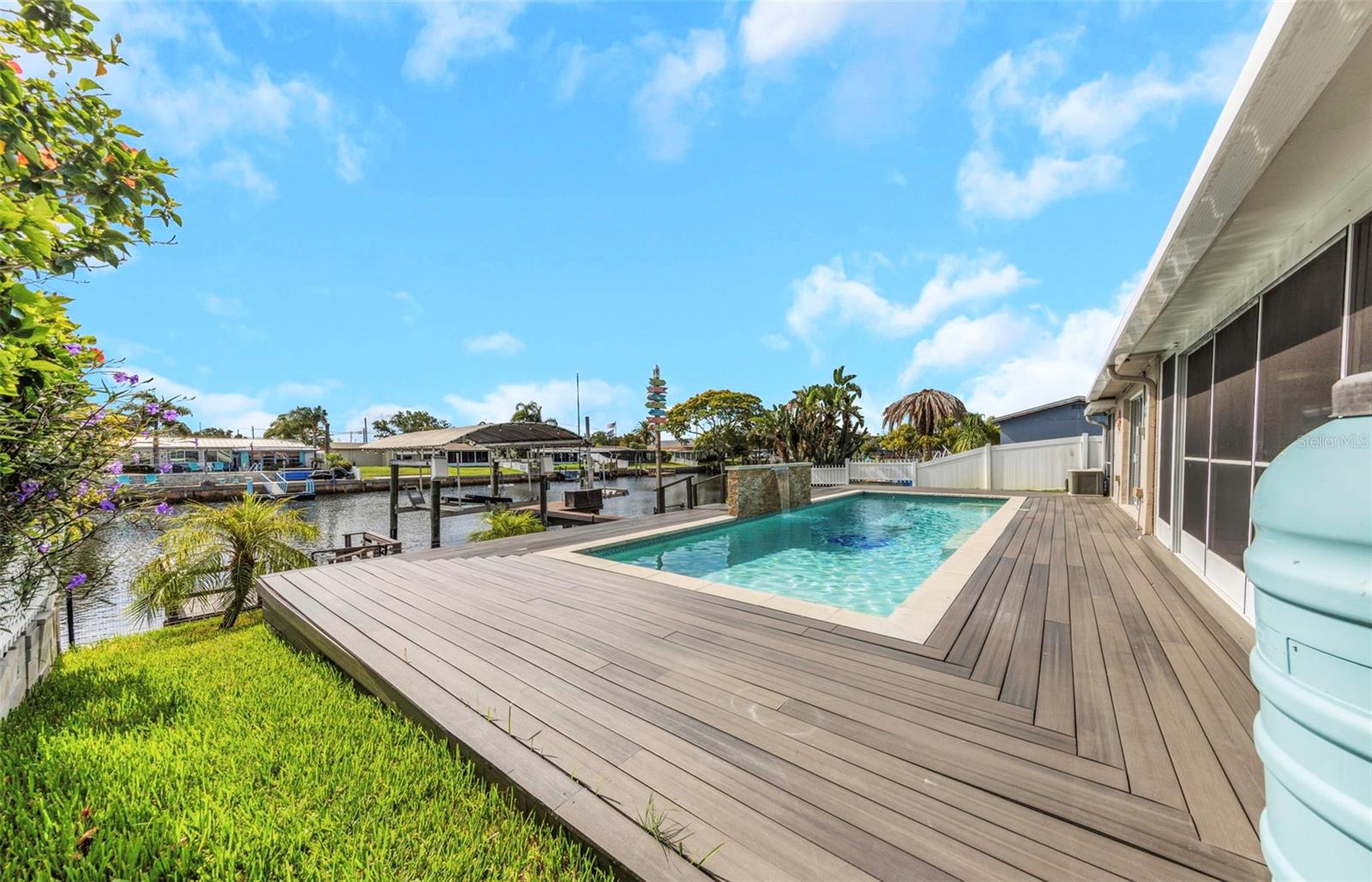 LEISURE BEACH - Residential