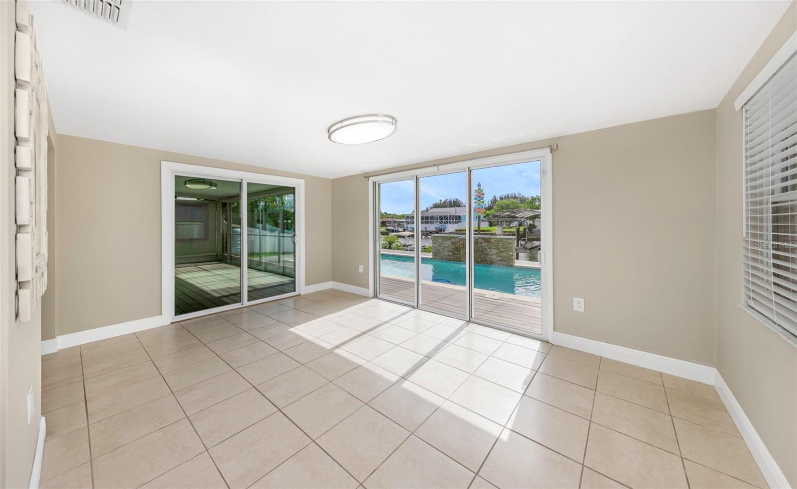 LEISURE BEACH - Residential