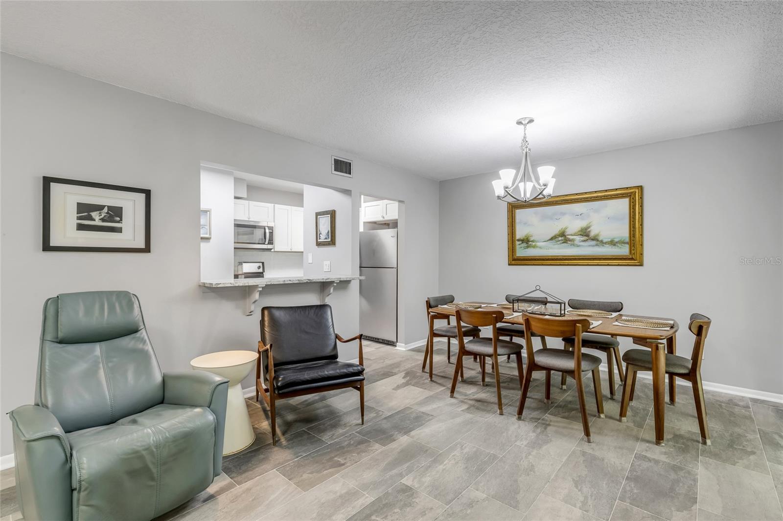 LAKESIDE CONDO APTS - Residential