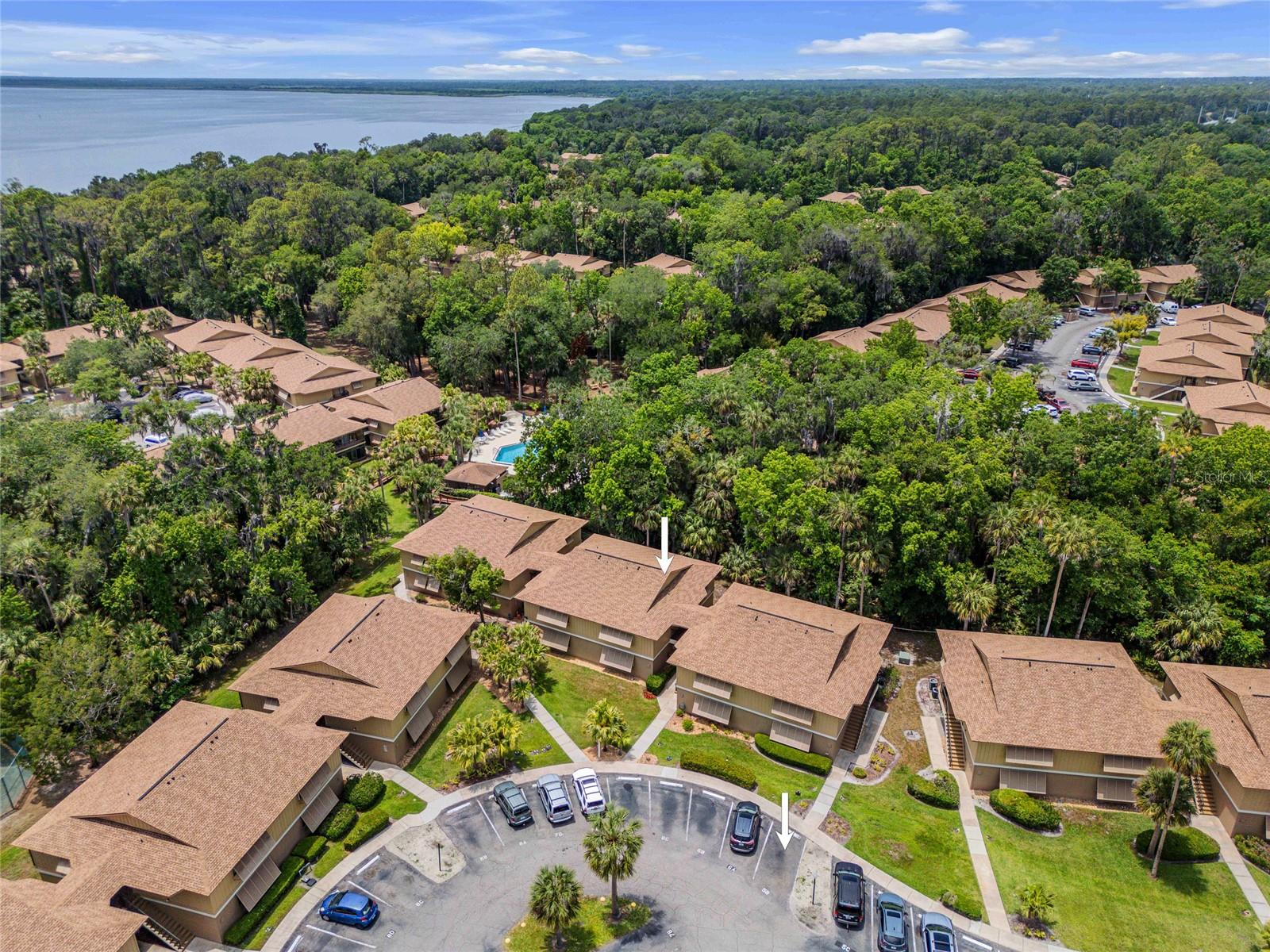 LAKESIDE CONDO APTS - Residential