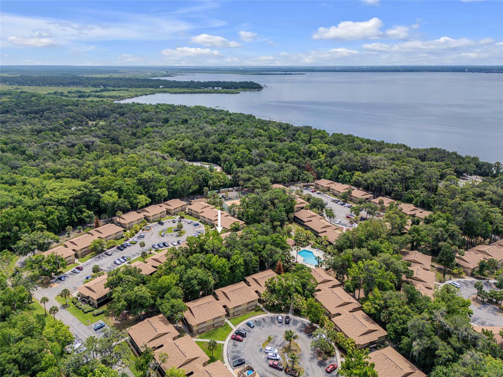 LAKESIDE CONDO APTS - Residential