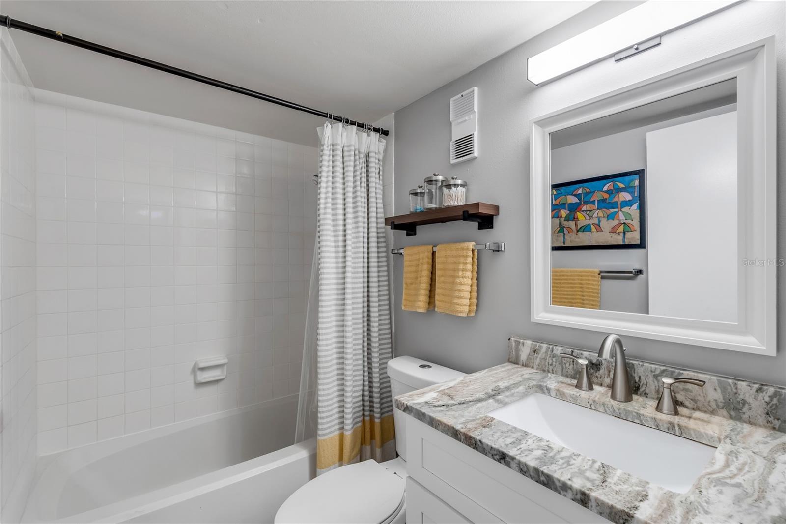 LAKESIDE CONDO APTS - Residential