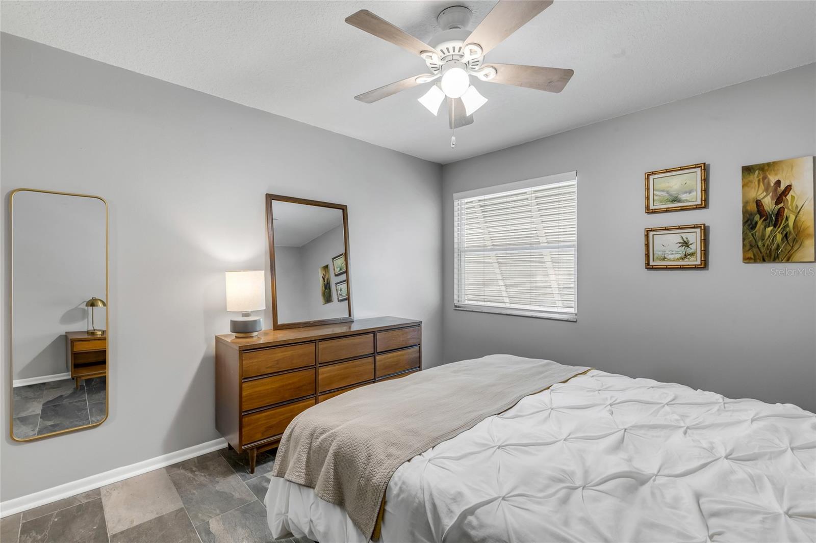 LAKESIDE CONDO APTS - Residential