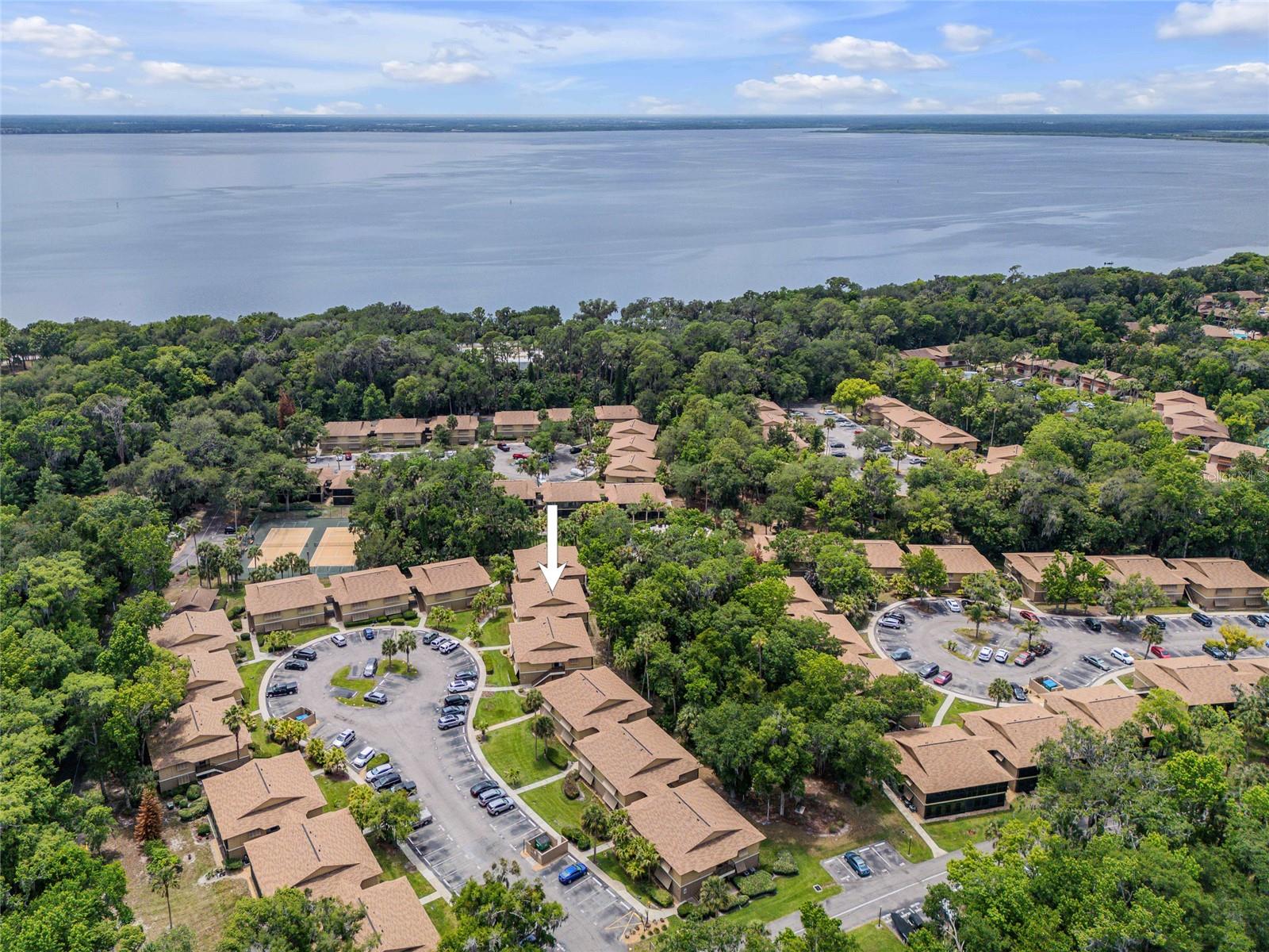 LAKESIDE CONDO APTS - Residential