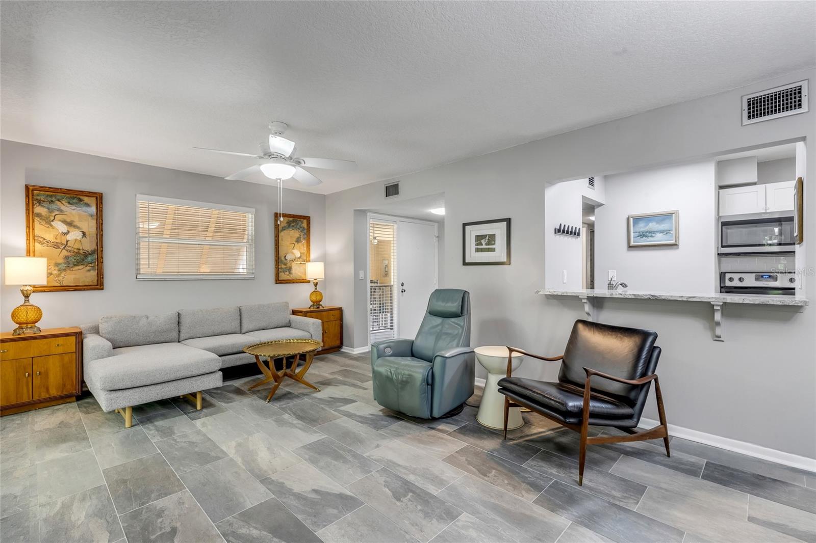 LAKESIDE CONDO APTS - Residential