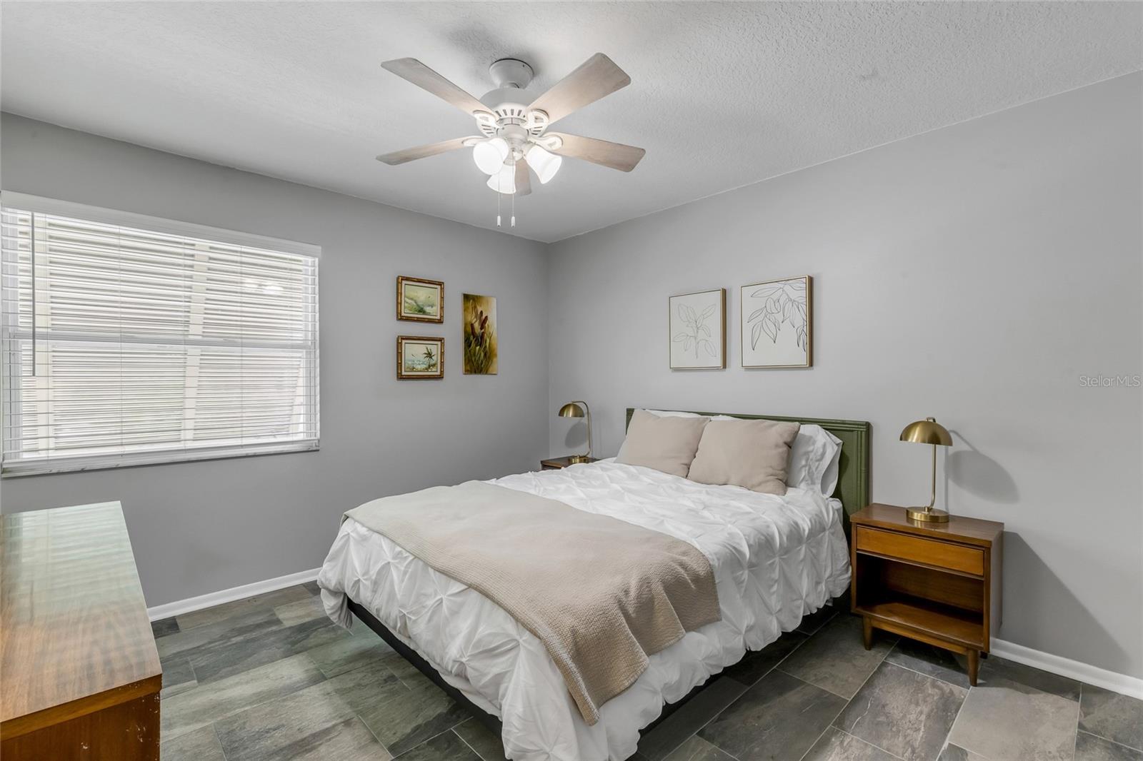 LAKESIDE CONDO APTS - Residential