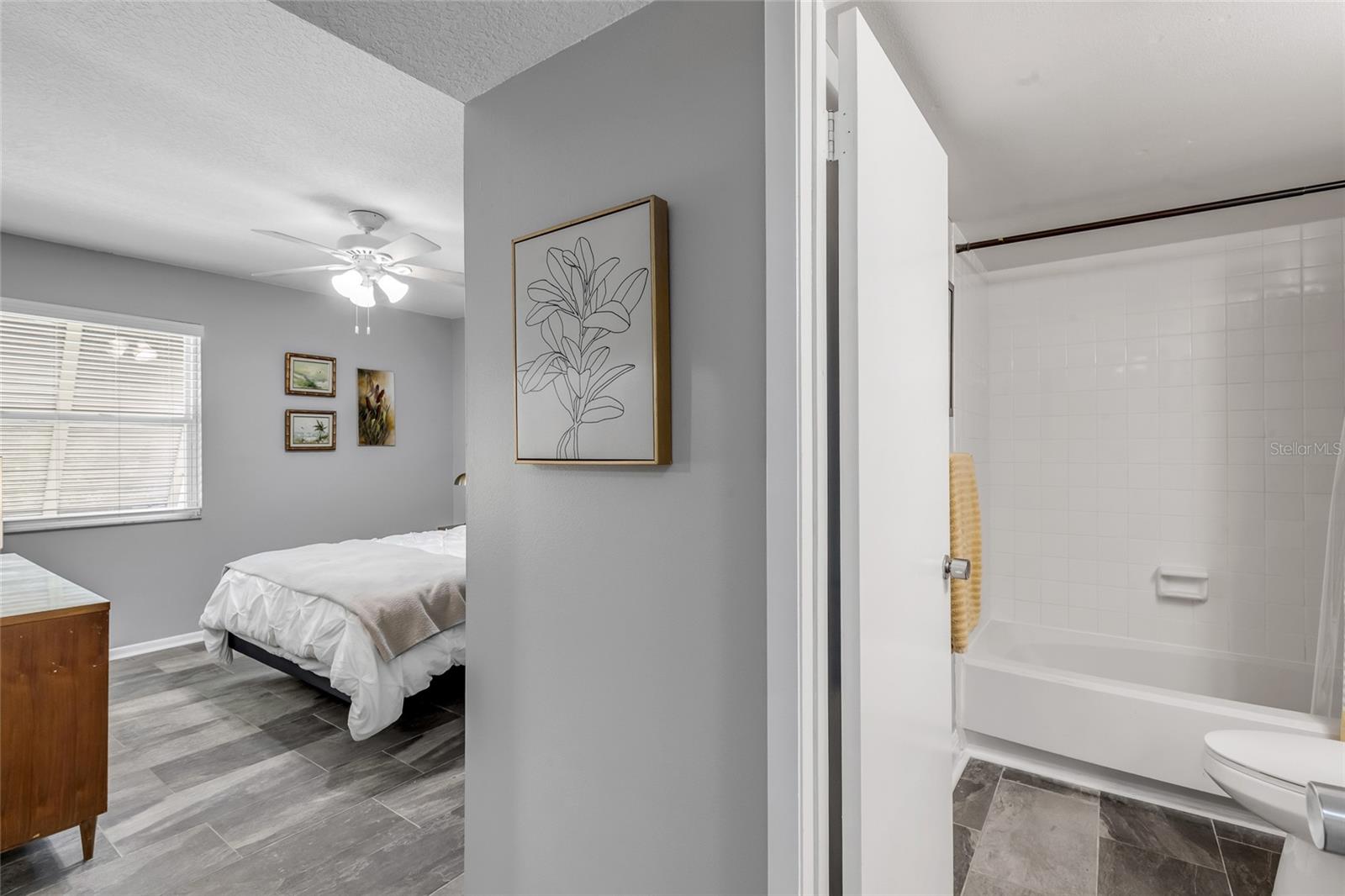 LAKESIDE CONDO APTS - Residential