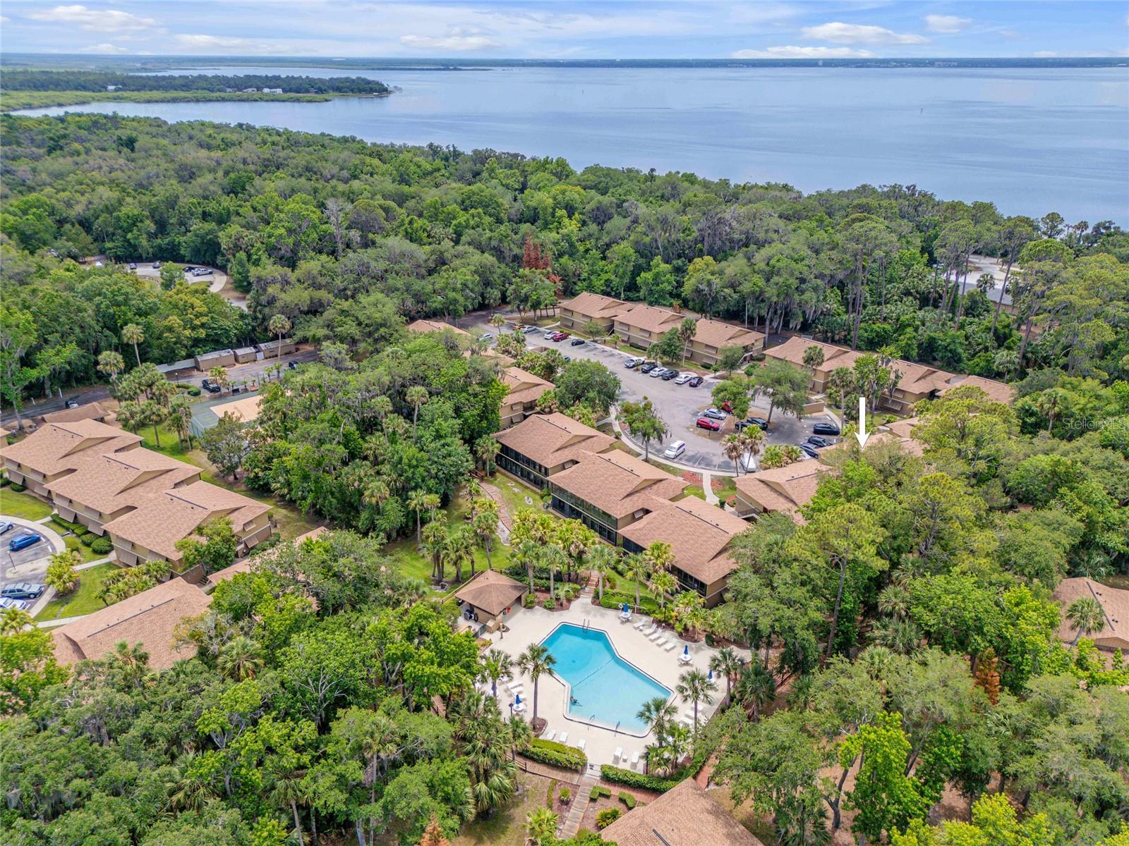 LAKESIDE CONDO APTS - Residential