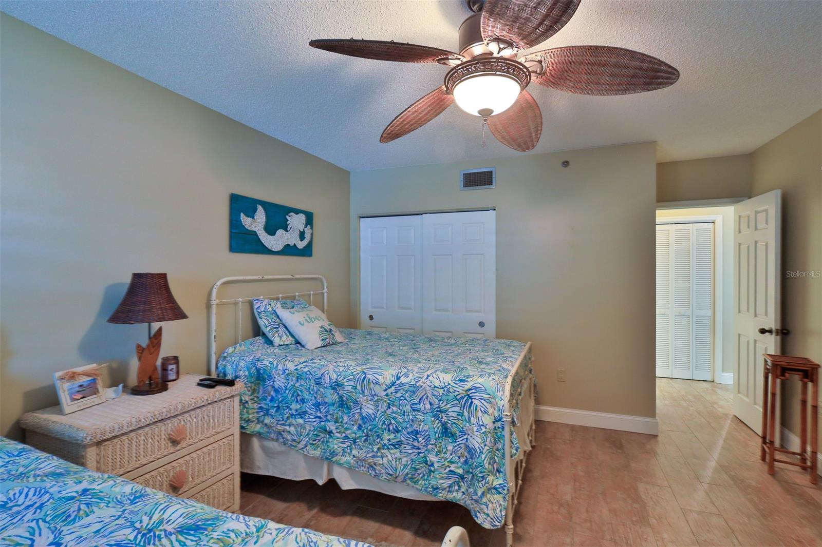 Ebb Tide Condo - Residential