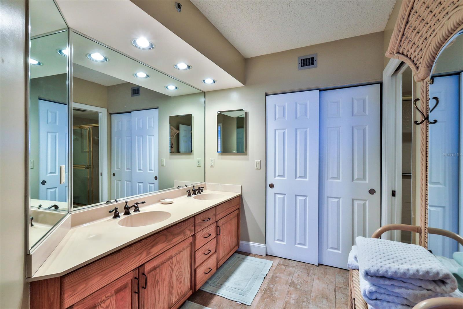 Ebb Tide Condo - Residential