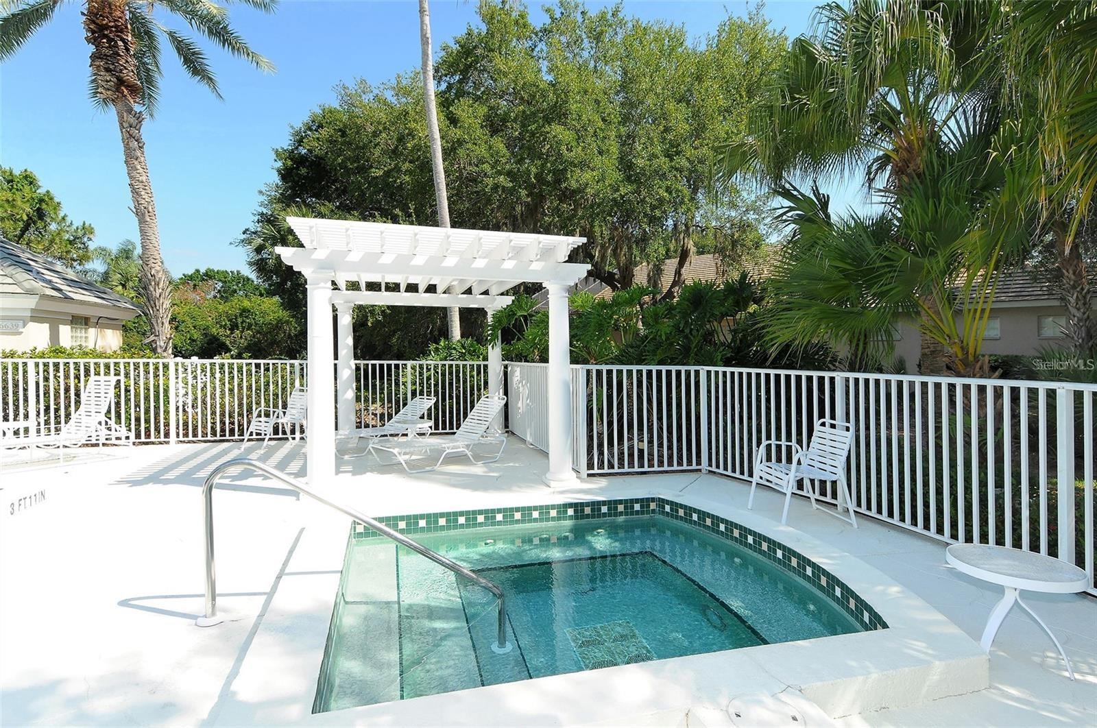 UNIVERSITY PARK COUNTRY CLUB - Residential