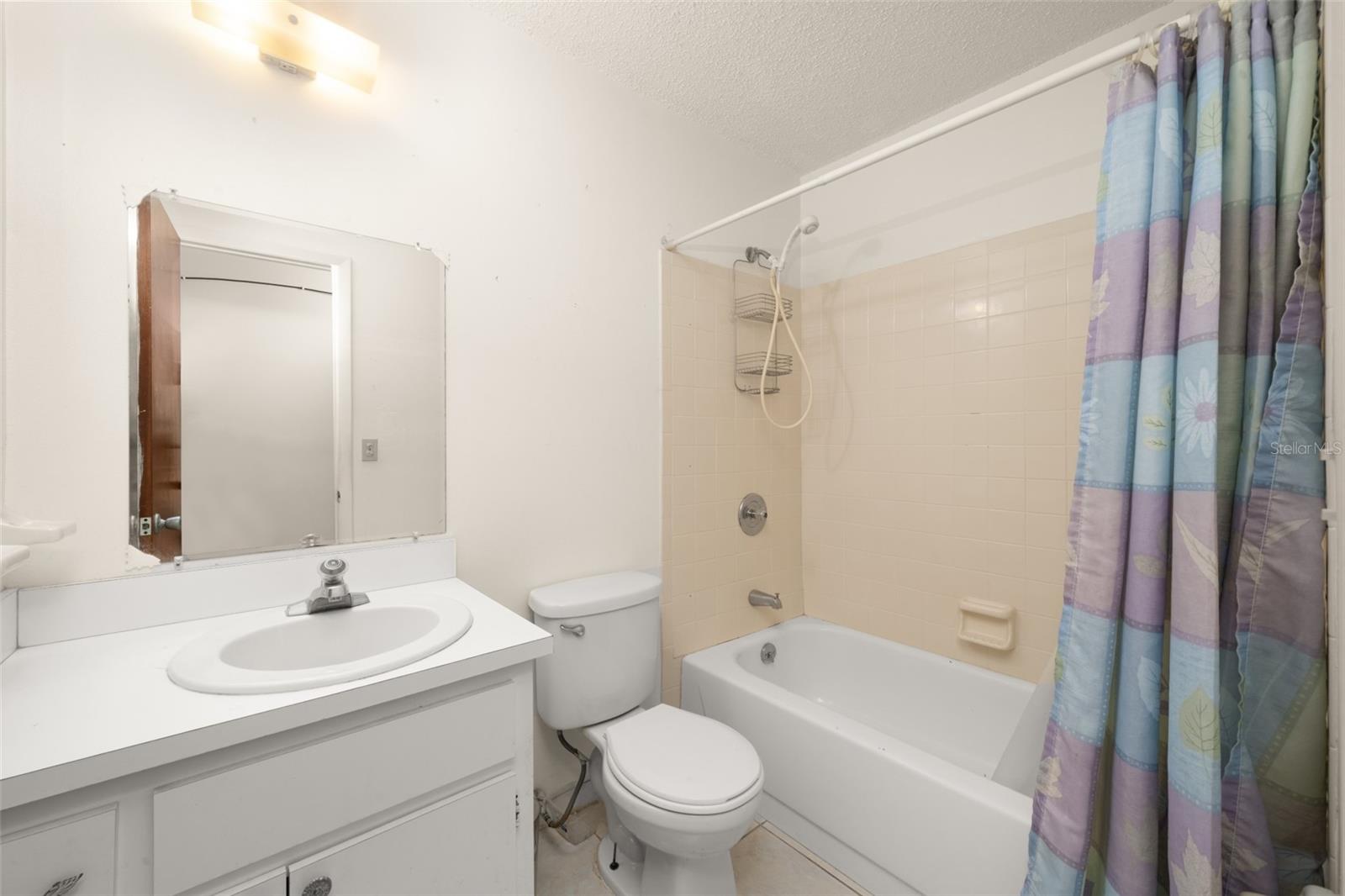 AVON PARK LAKES - Residential