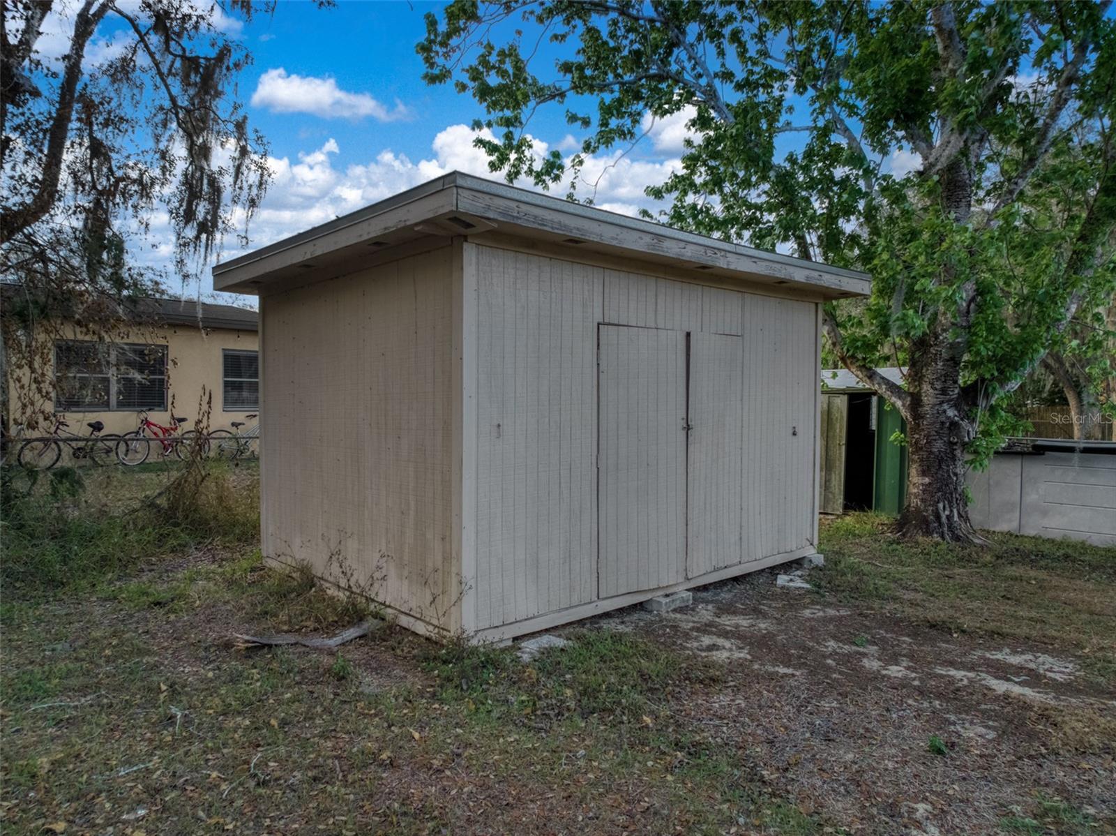 AVON PARK LAKES - Residential
