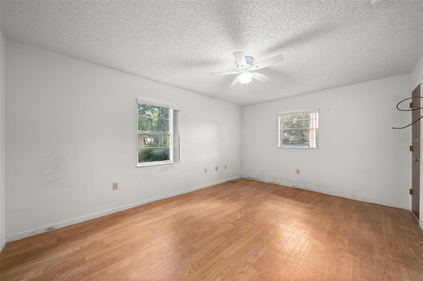 AVON PARK LAKES - Residential