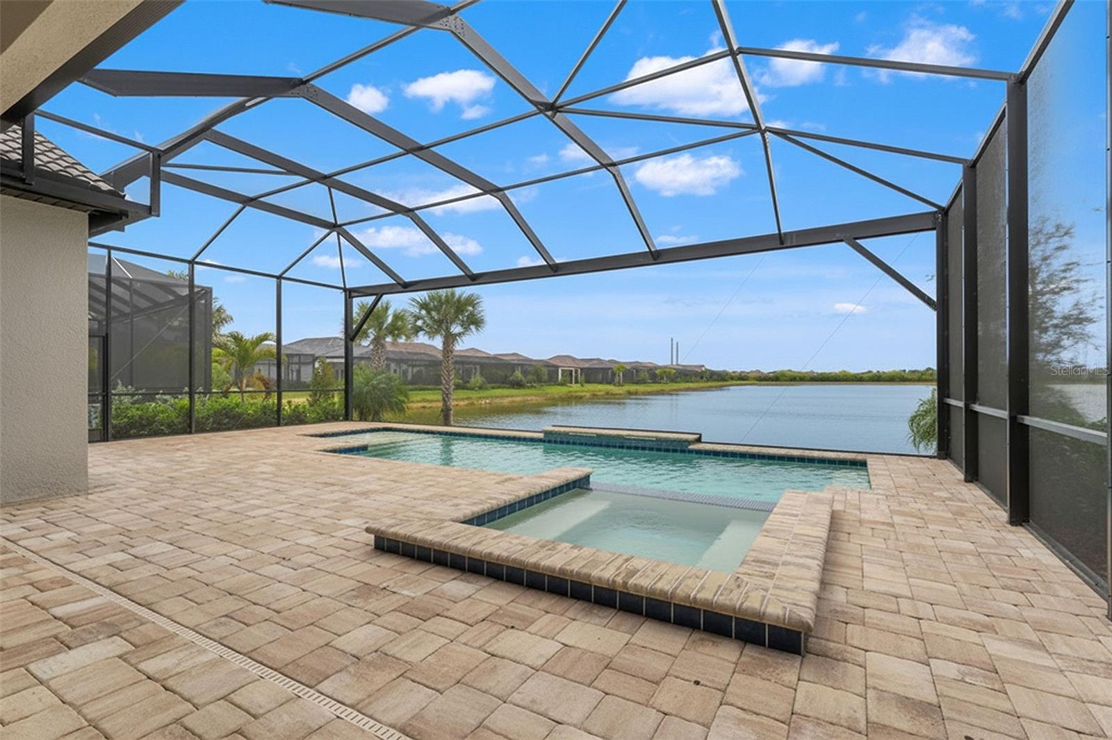 ARIA PHASE III - Residential