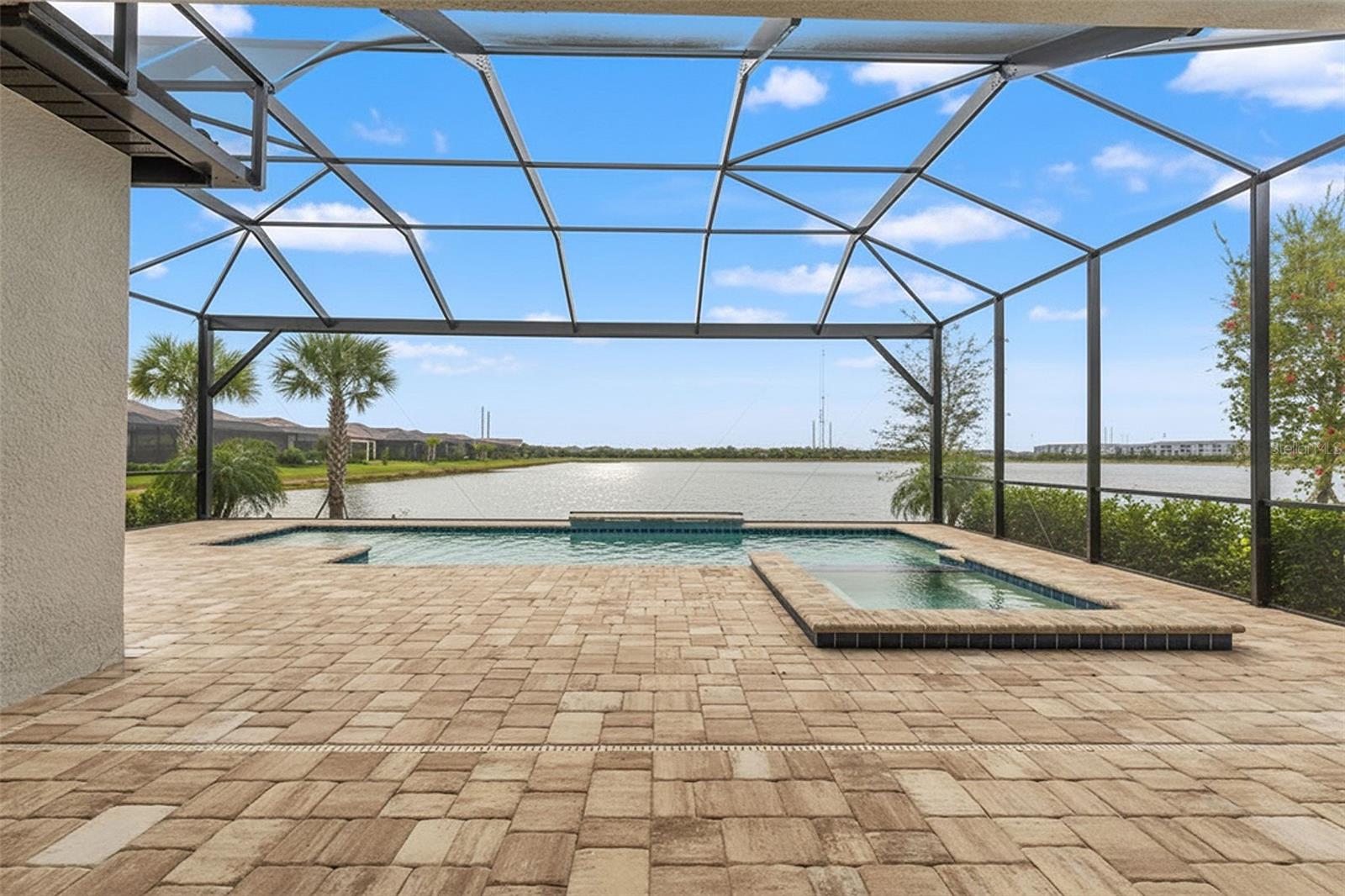 ARIA PHASE III - Residential
