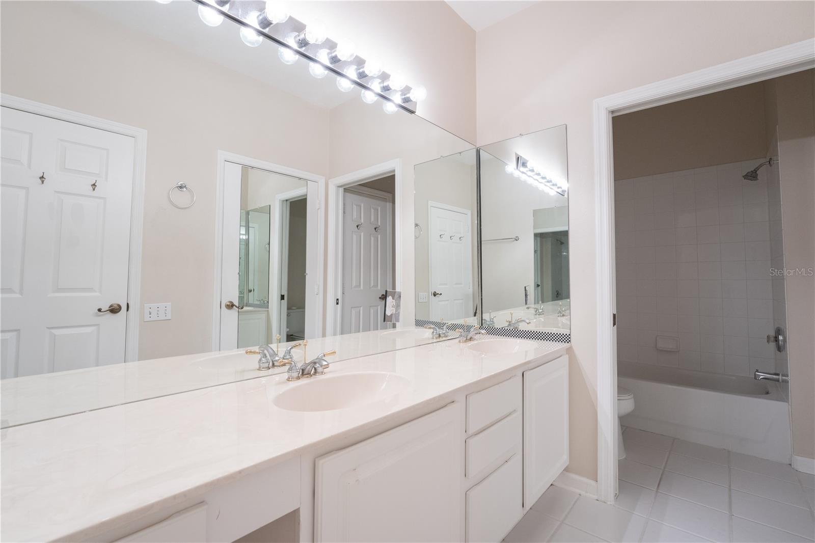 GOLFVIEW AT HUNTERS CREEK PH 01 - Residential