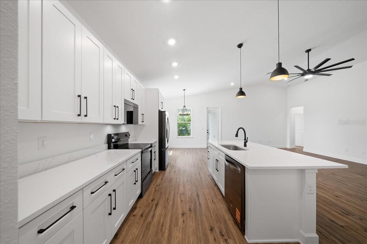 ROYAL HIGHLANDS - Residential