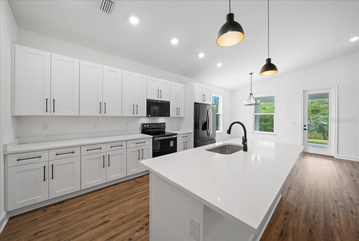 ROYAL HIGHLANDS - Residential