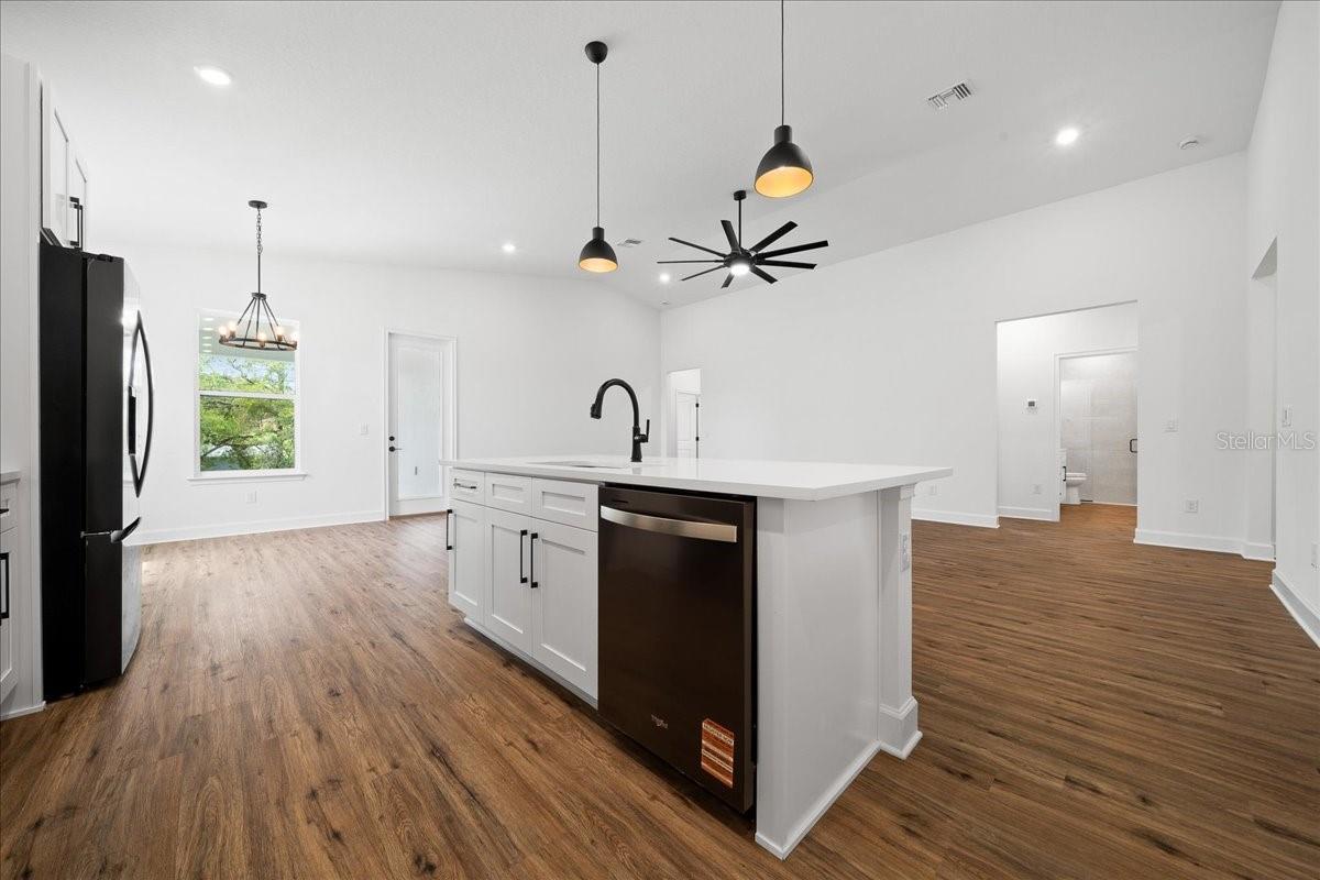 ROYAL HIGHLANDS - Residential