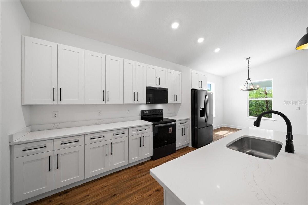 ROYAL HIGHLANDS - Residential