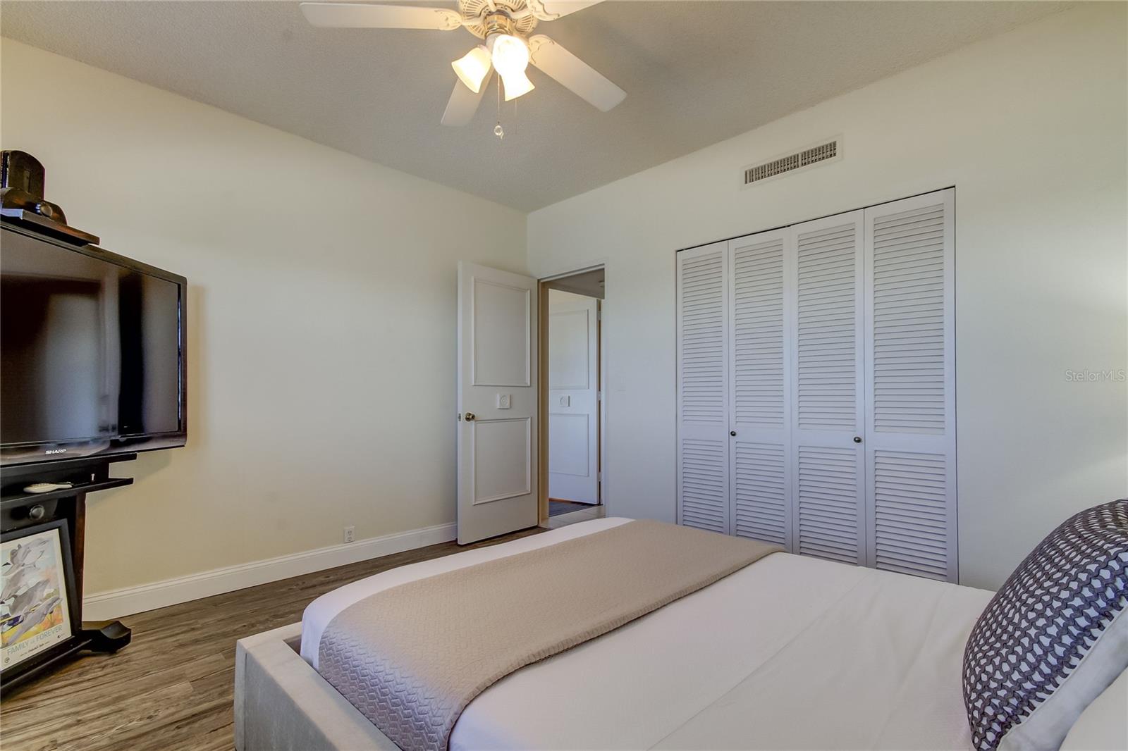 REGATTA BEACH CLUB CONDO - Residential Lease