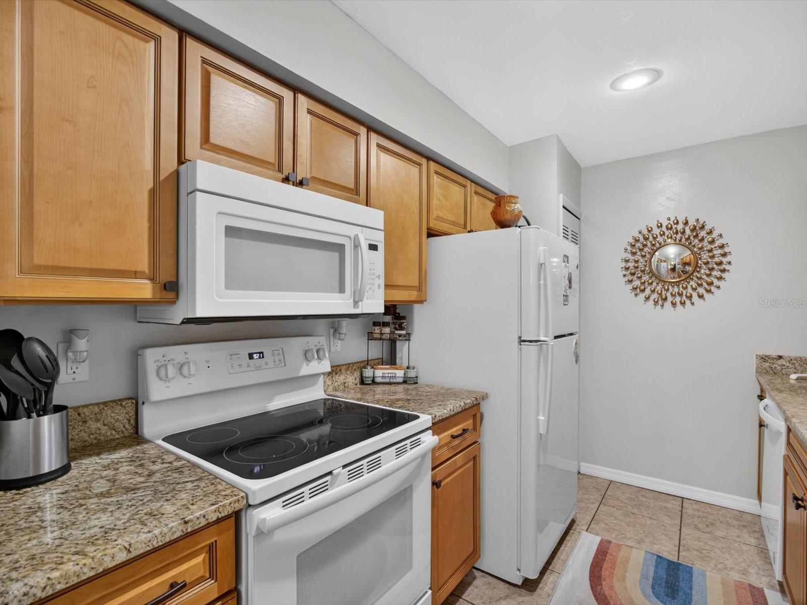 DEL REY CONDO PH 02 - Residential