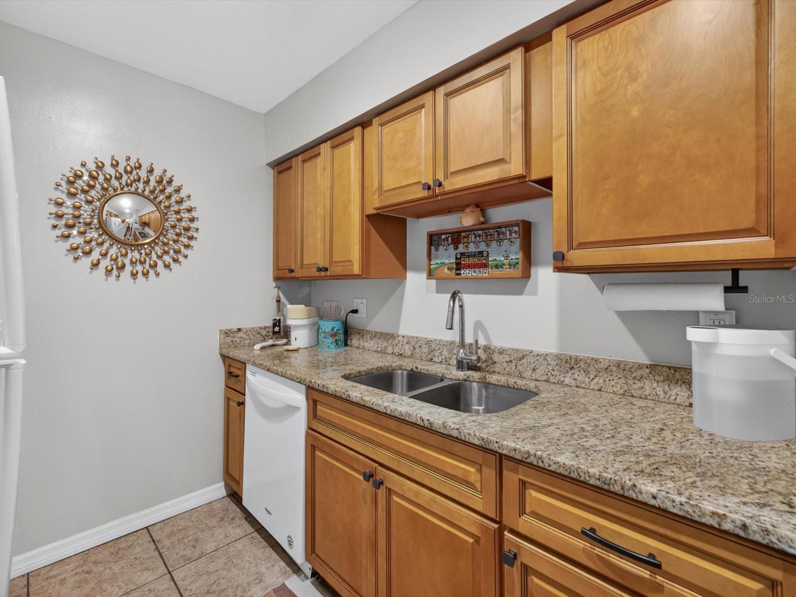DEL REY CONDO PH 02 - Residential