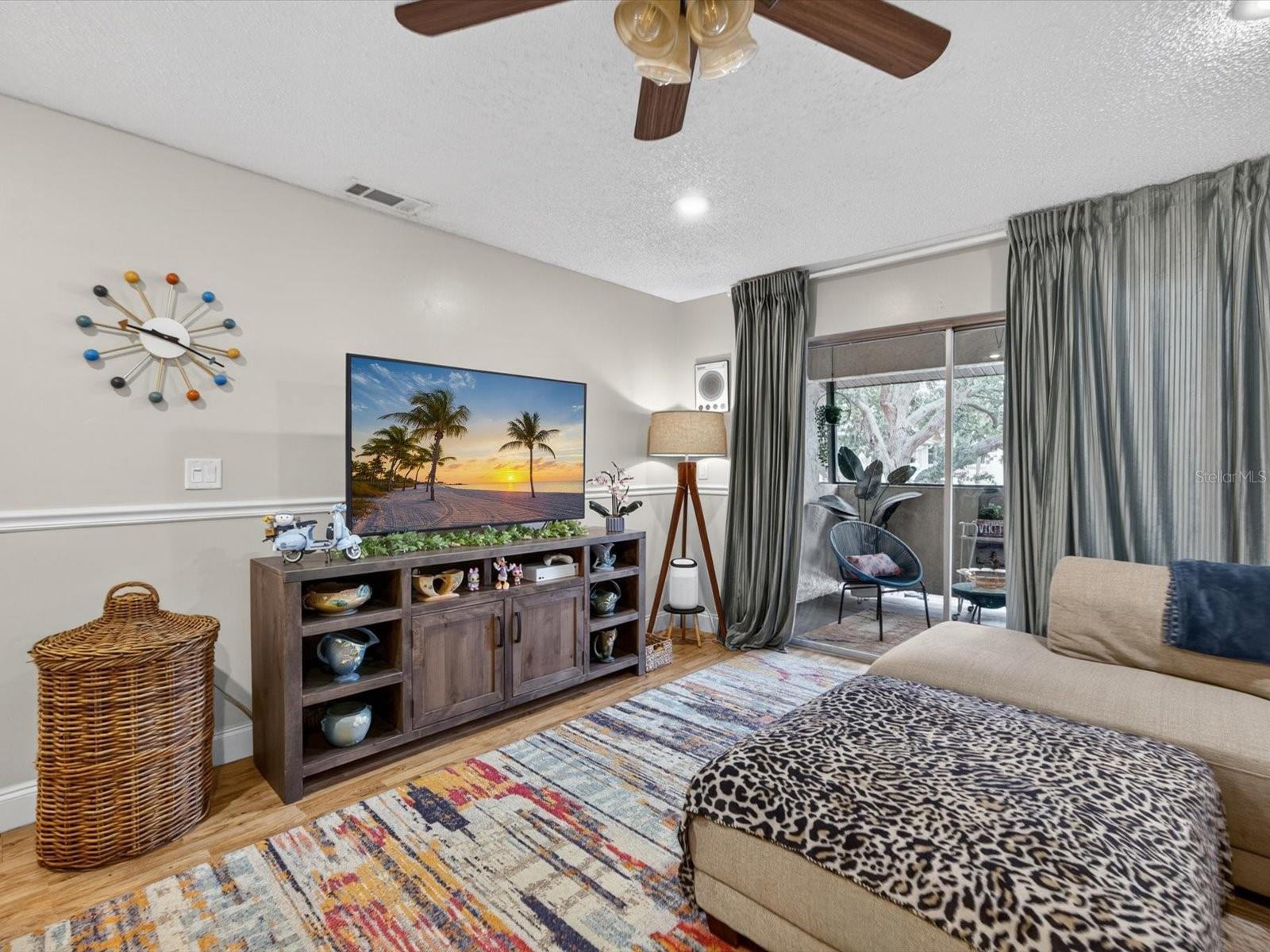 DEL REY CONDO PH 02 - Residential