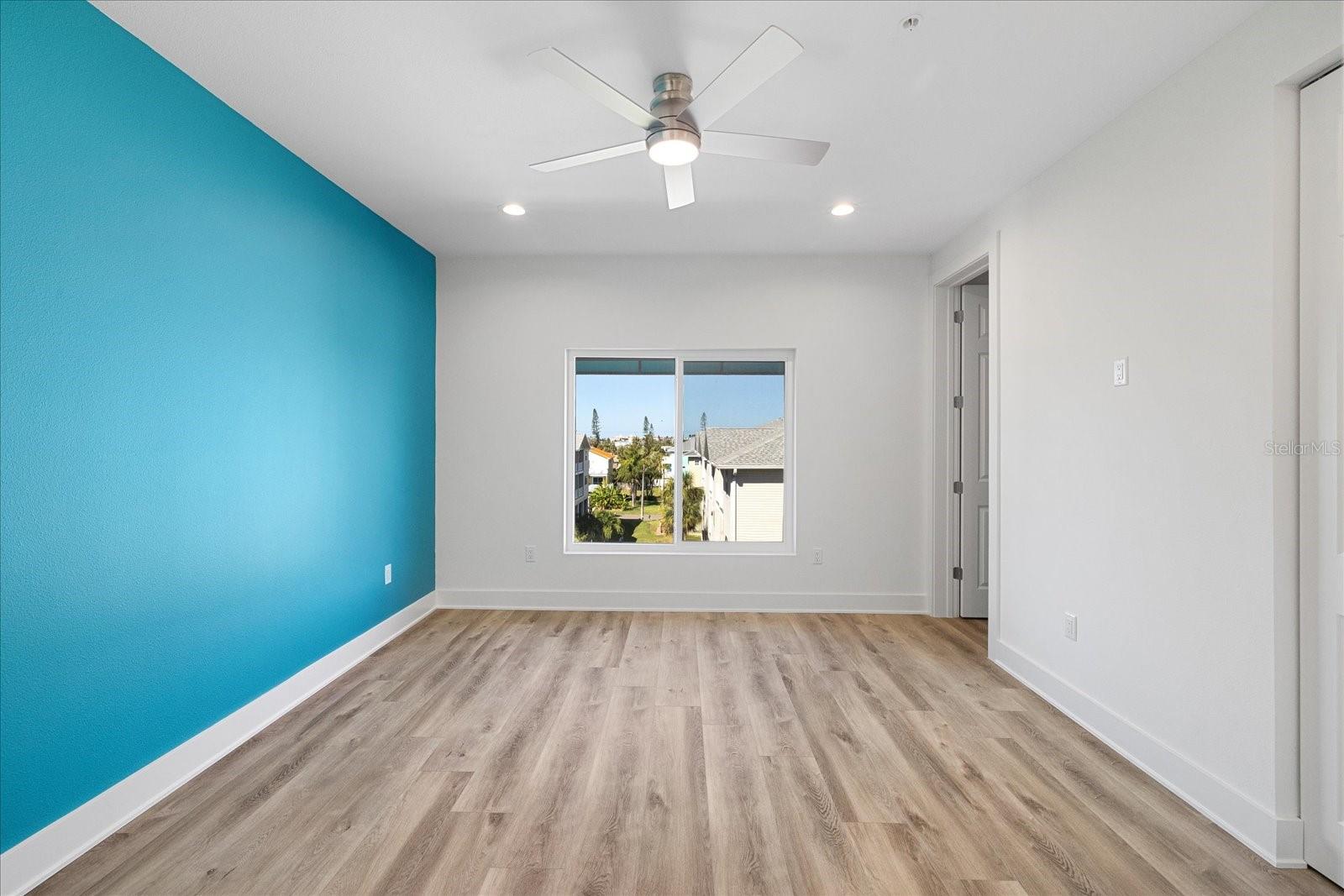 AZUL TWNHMS CONDO - Residential