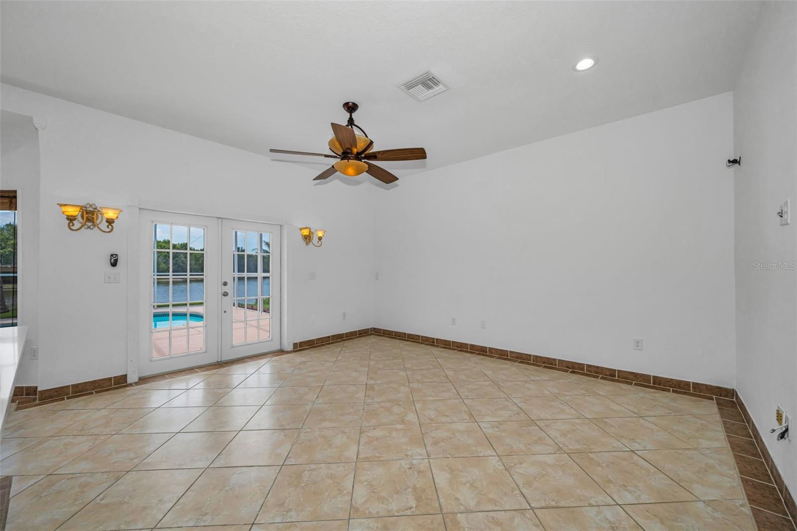 NORTHWOOD - Residential