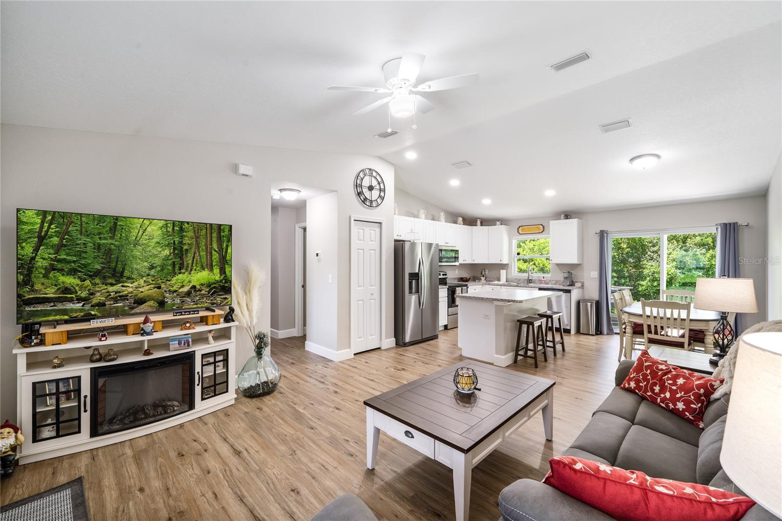 ORANGE CITY HILLS UNIT 04 - Residential