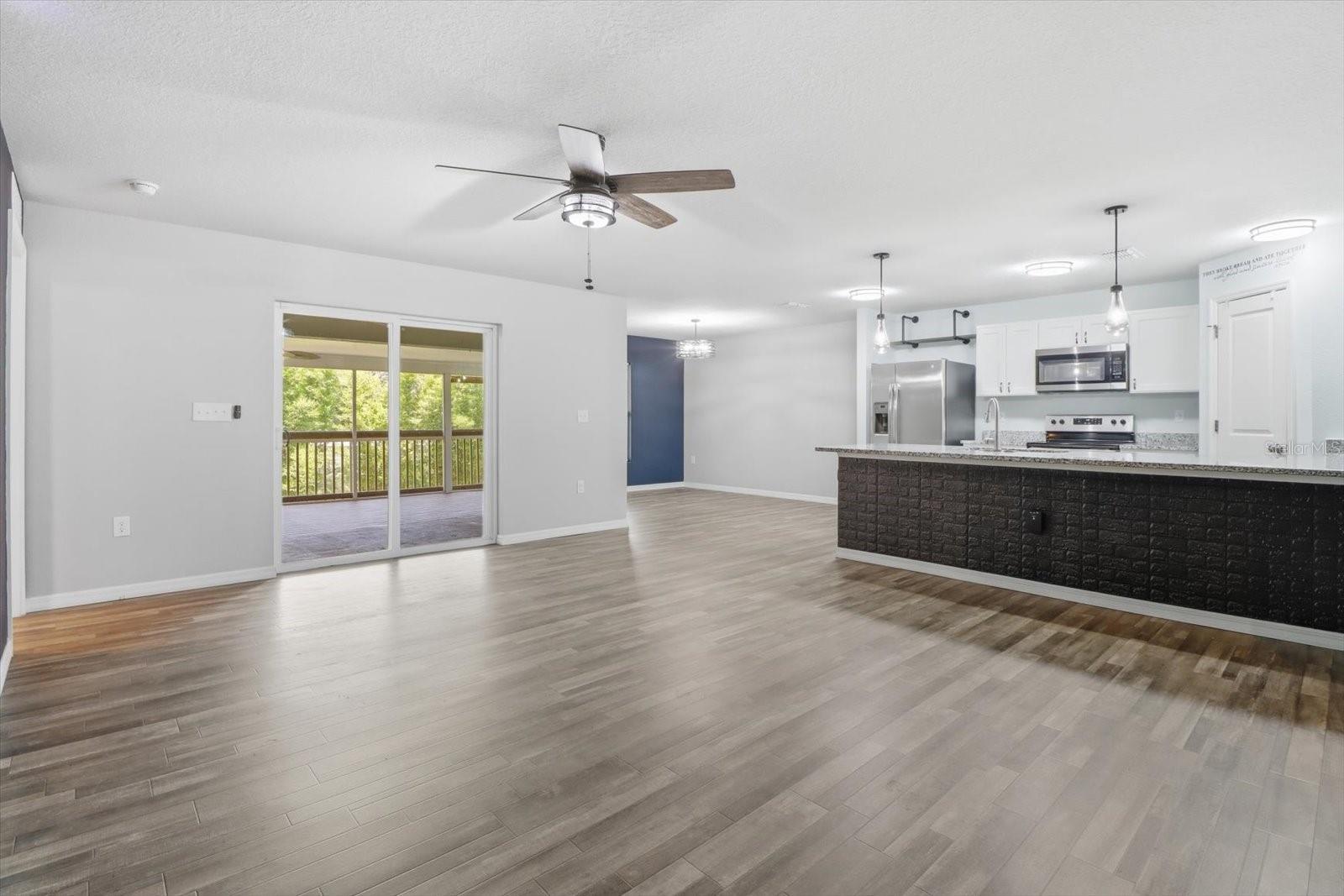 SPRING HILL - Residential