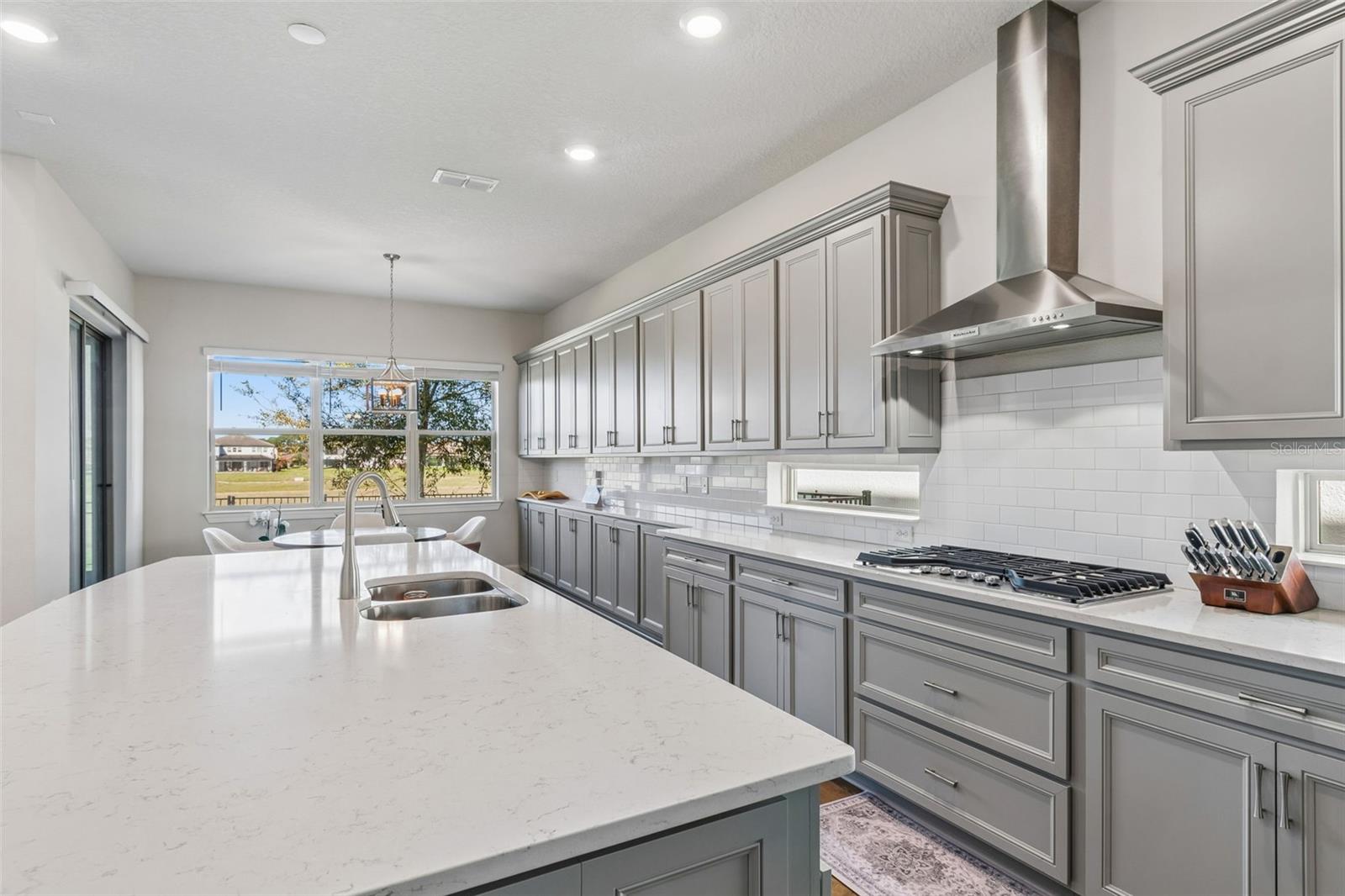 PHILLIPS GROVE TR J - Residential Lease