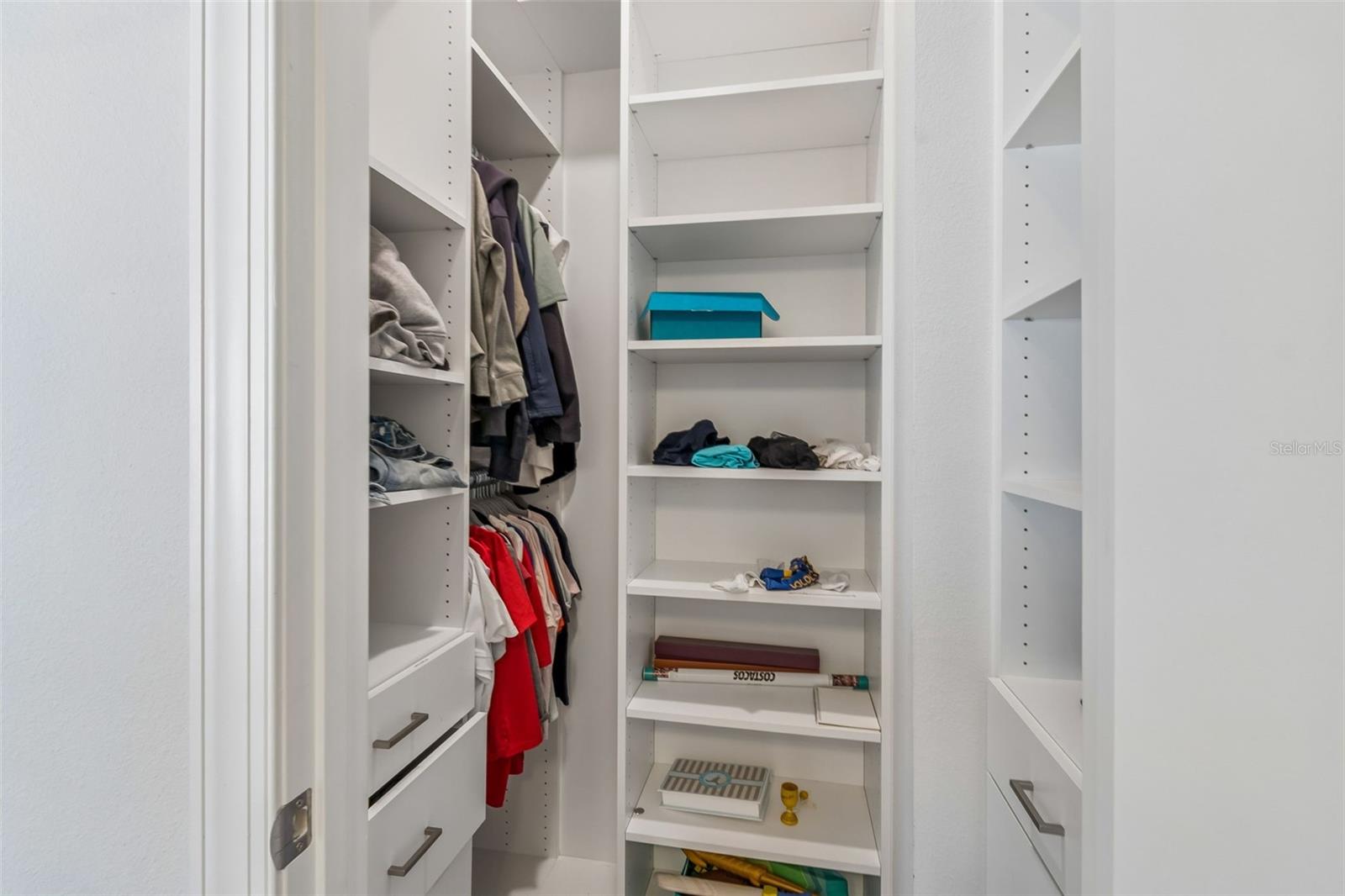 PHILLIPS GROVE TR J - Residential Lease