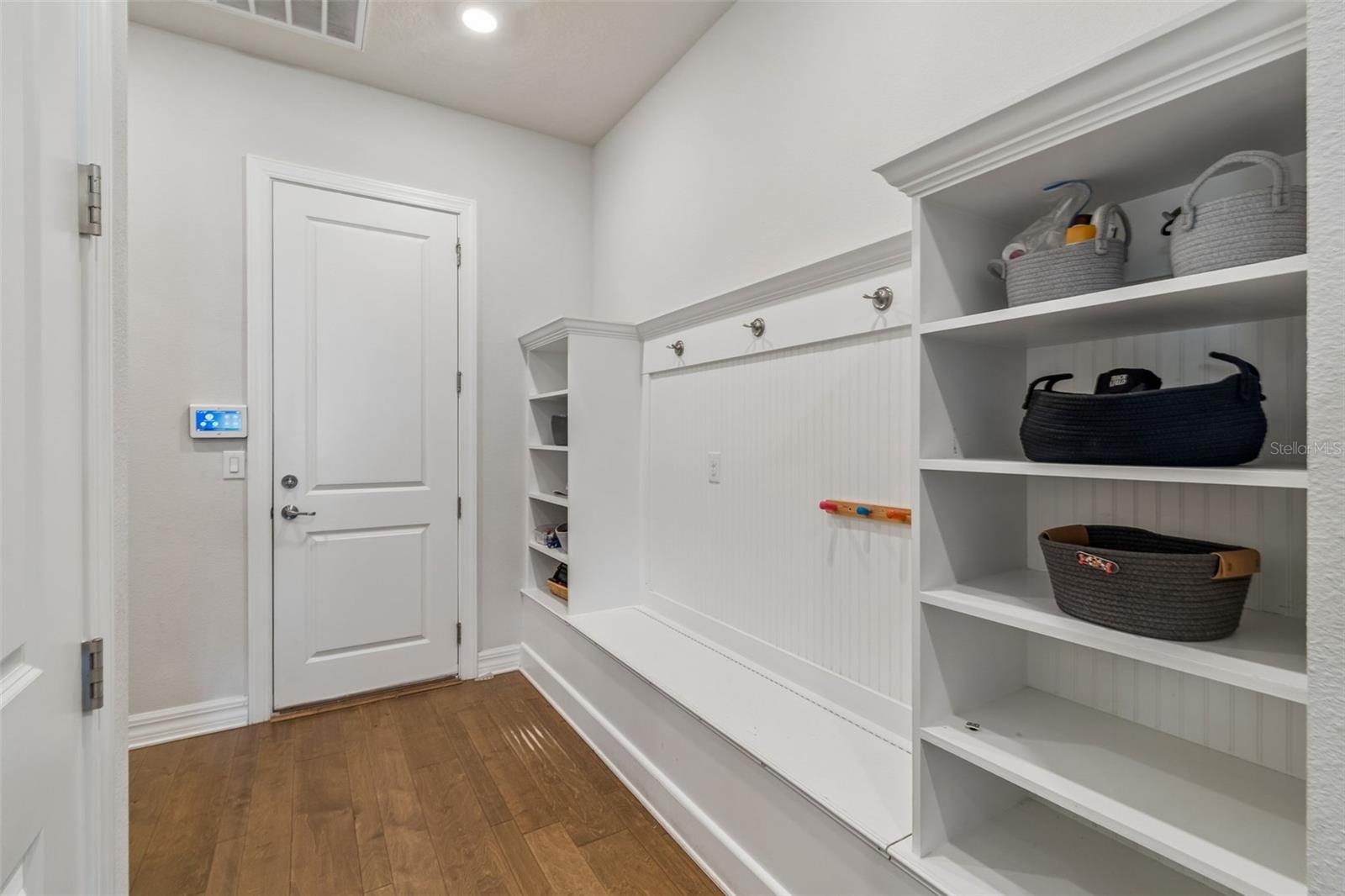 PHILLIPS GROVE TR J - Residential Lease