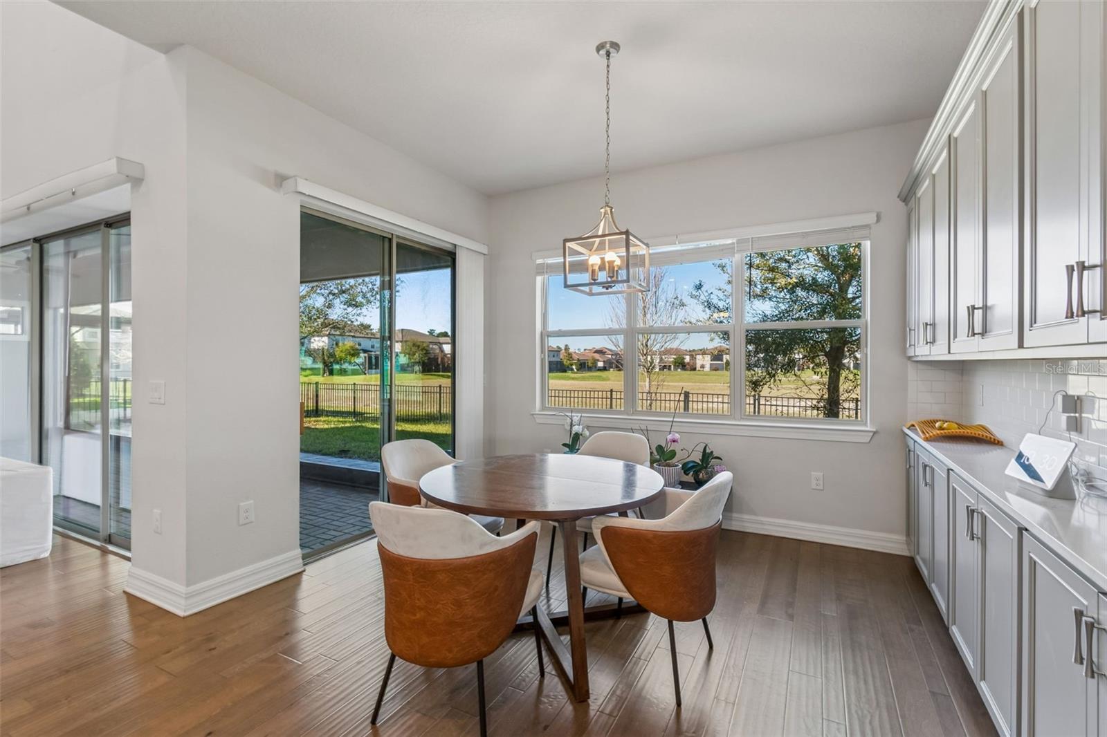 PHILLIPS GROVE TR J - Residential Lease