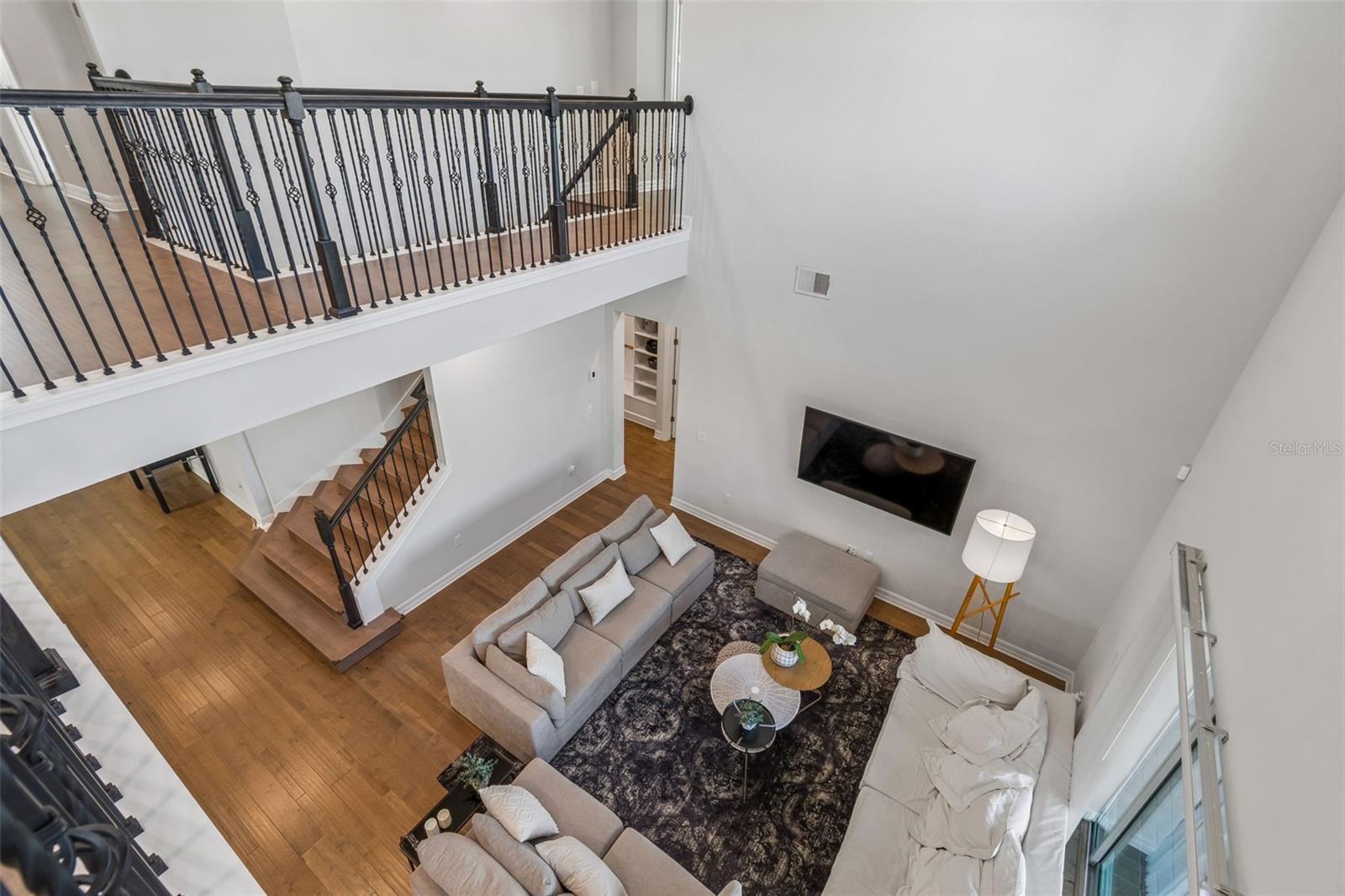 PHILLIPS GROVE TR J - Residential Lease