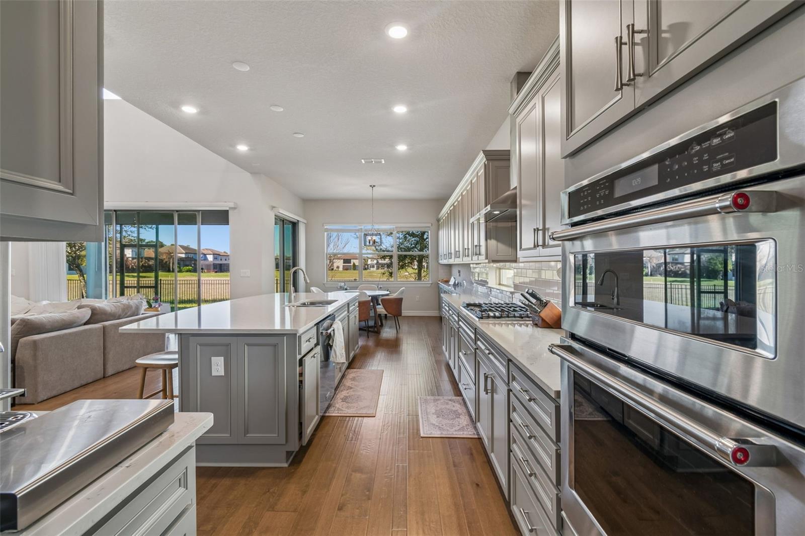 PHILLIPS GROVE TR J - Residential Lease