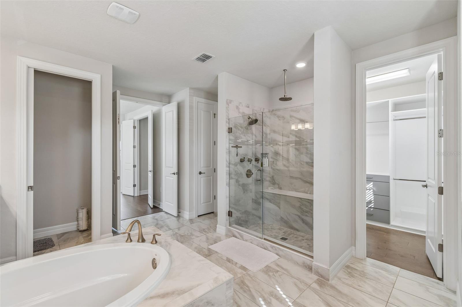 PHILLIPS GROVE TR J - Residential Lease