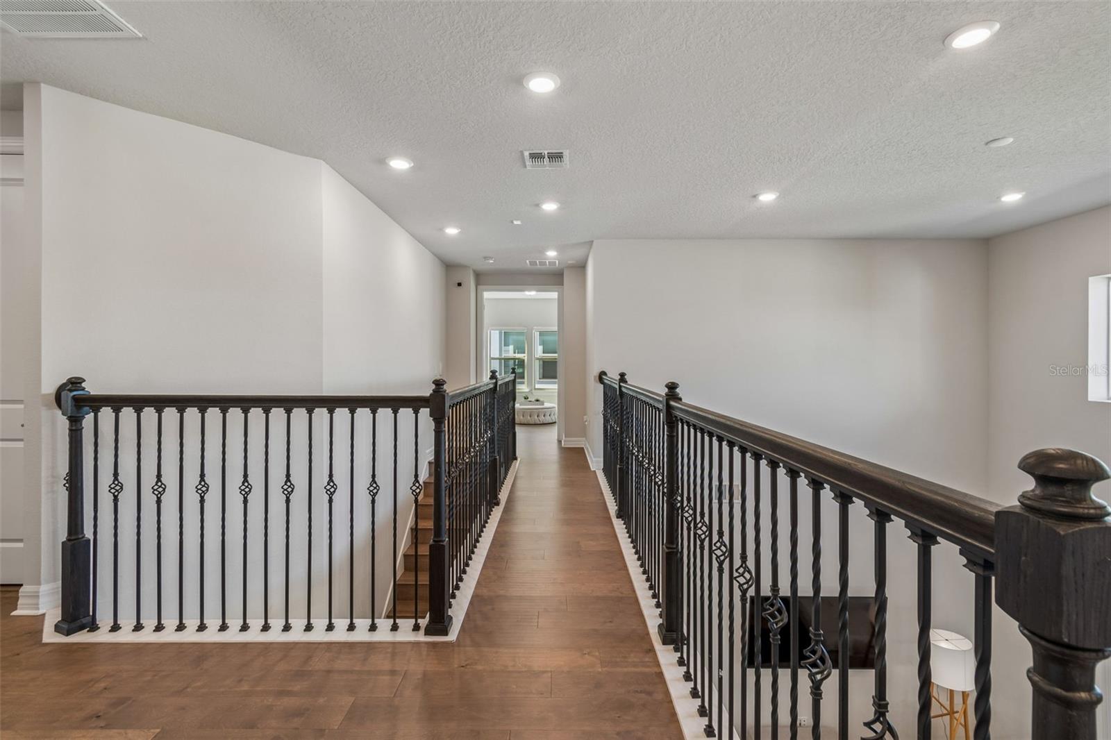 PHILLIPS GROVE TR J - Residential Lease