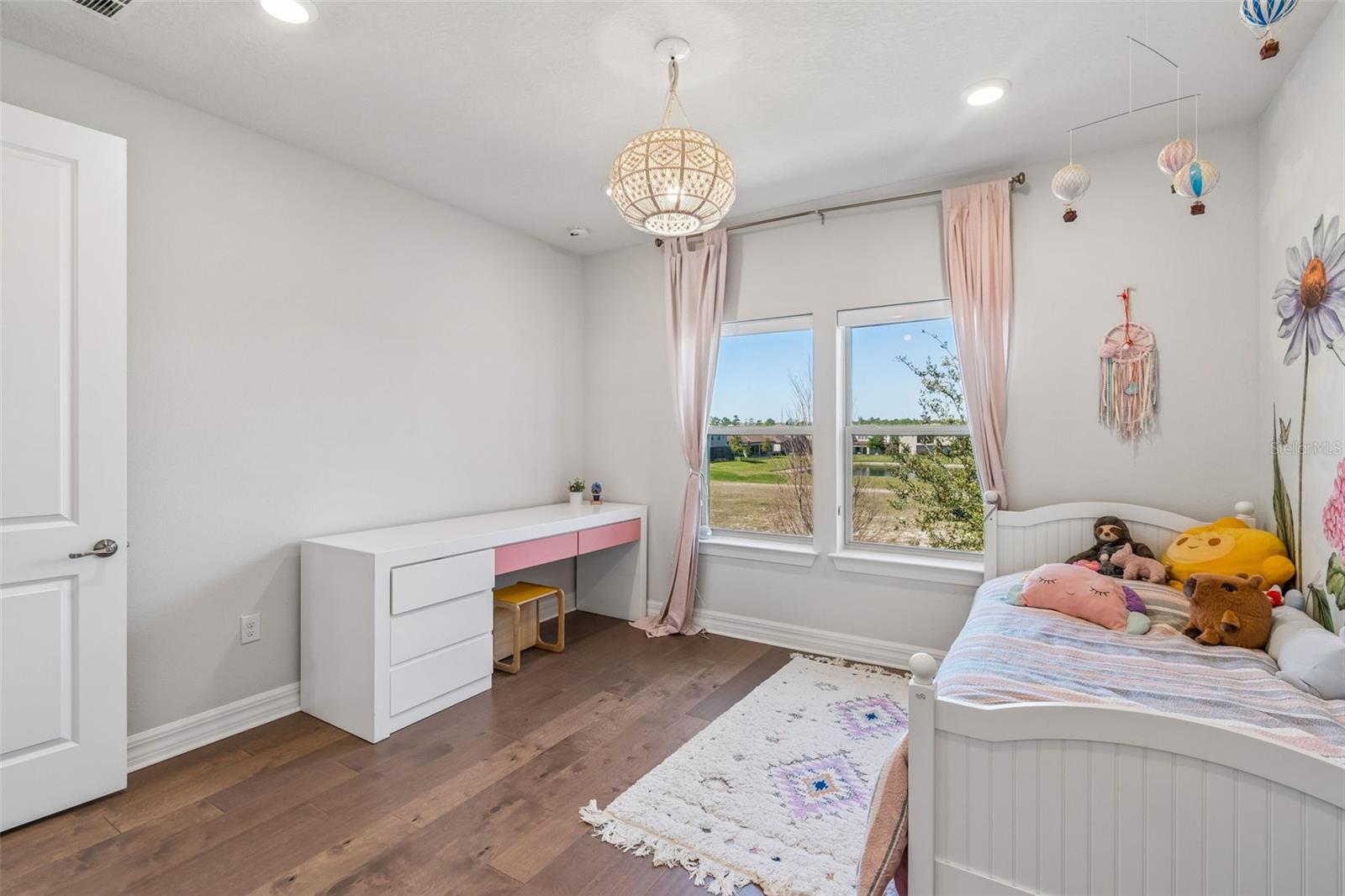 PHILLIPS GROVE TR J - Residential Lease