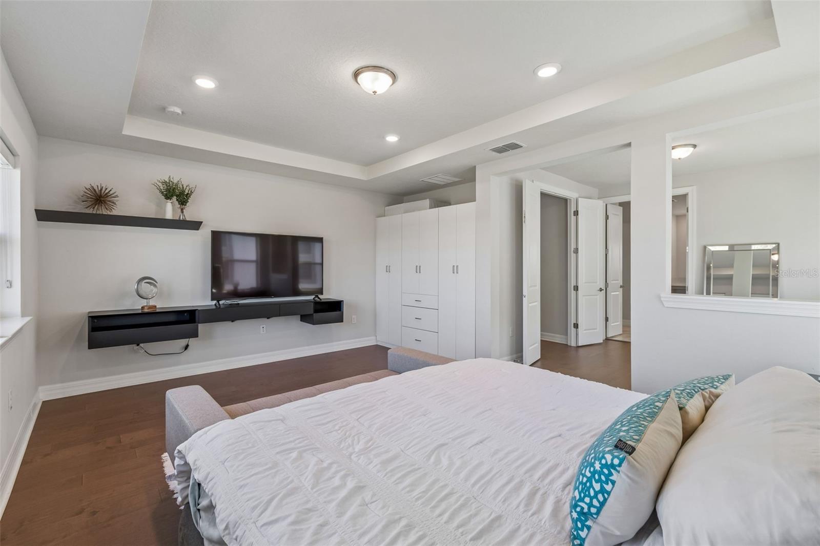 PHILLIPS GROVE TR J - Residential Lease