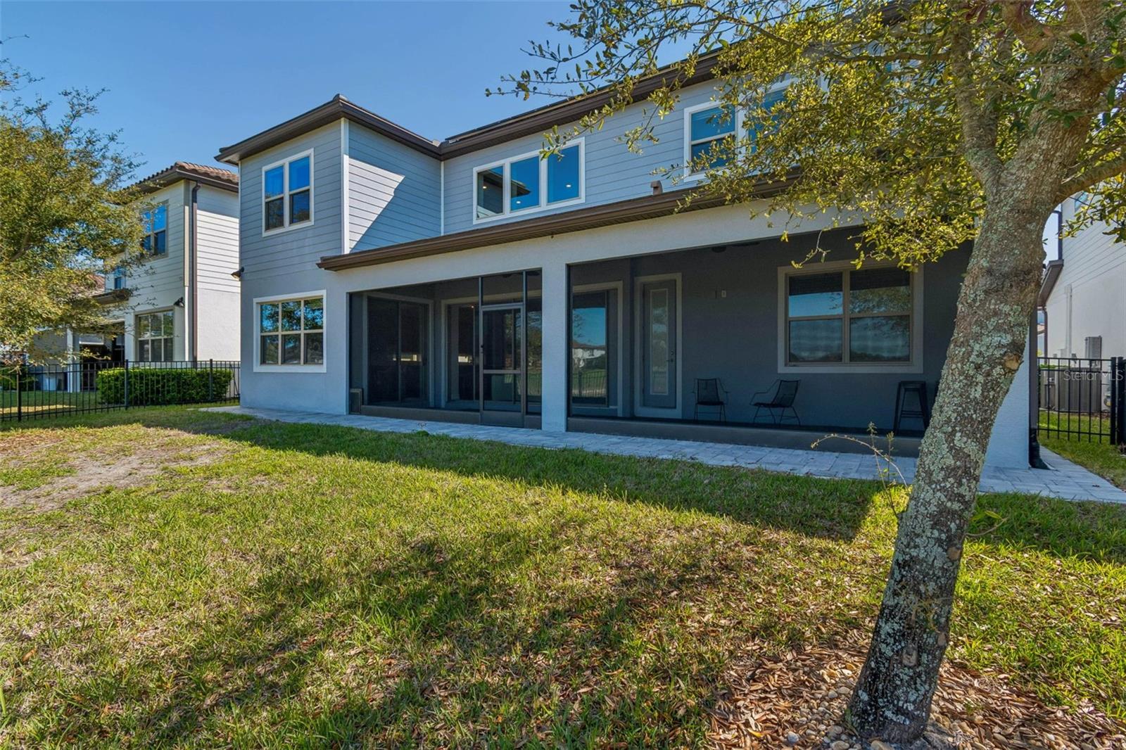 PHILLIPS GROVE TR J - Residential Lease